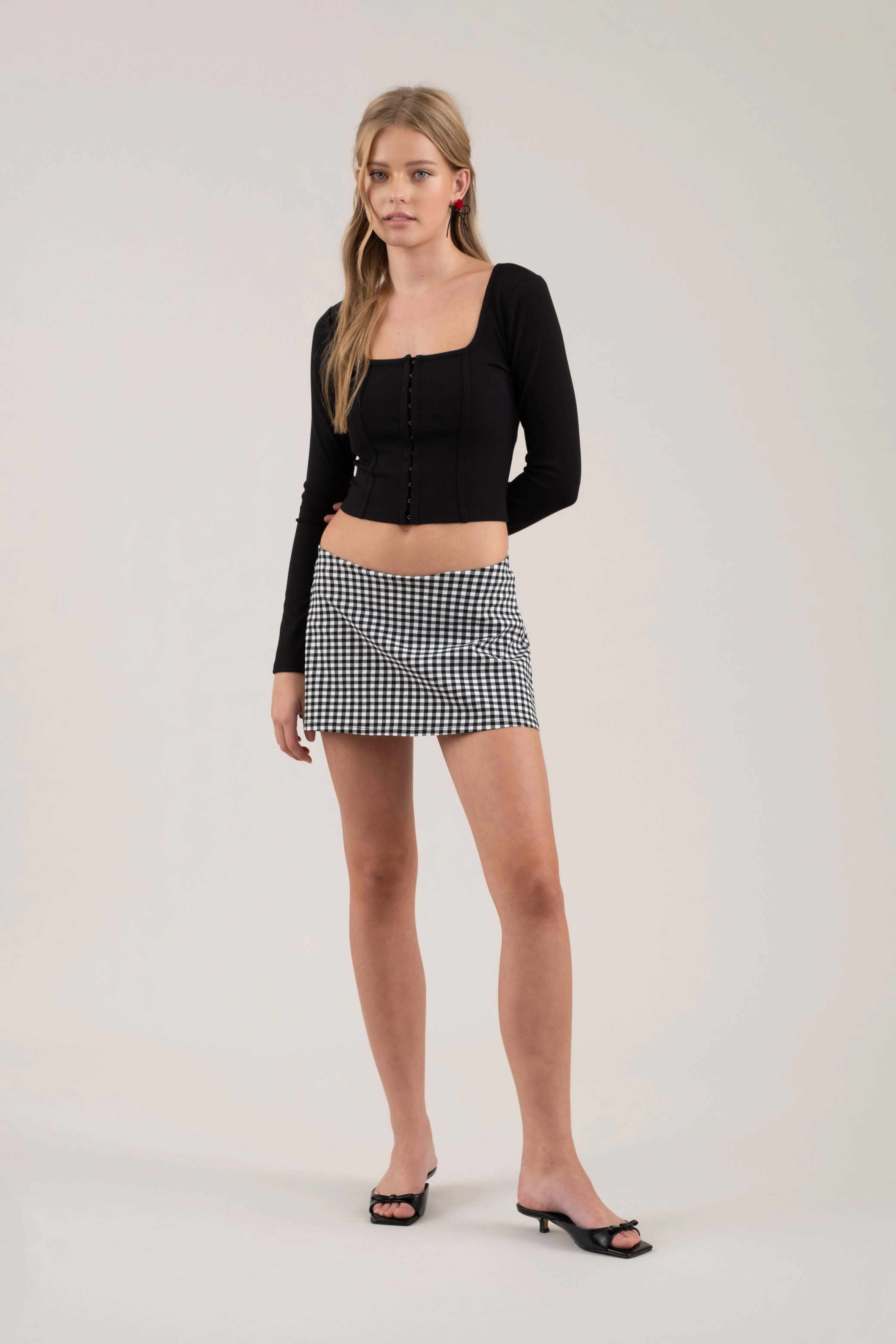 FRONT HOOK & EYE LONG SLEEVE KNIT CROP TOP sold by Blu Pepper product image thumbnail 5