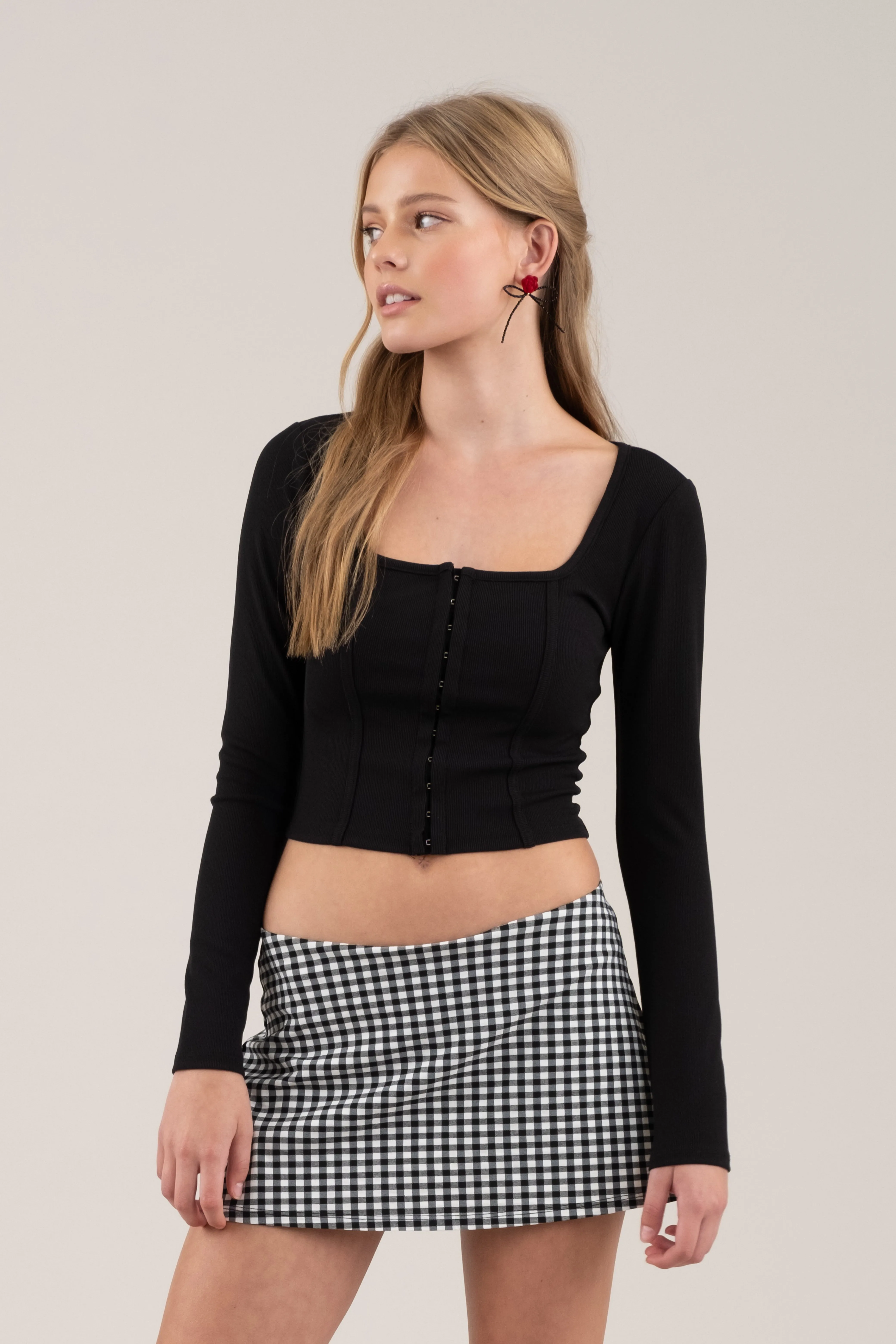 FRONT HOOK & EYE LONG SLEEVE KNIT CROP TOP sold by Blu Pepper product image thumbnail 3