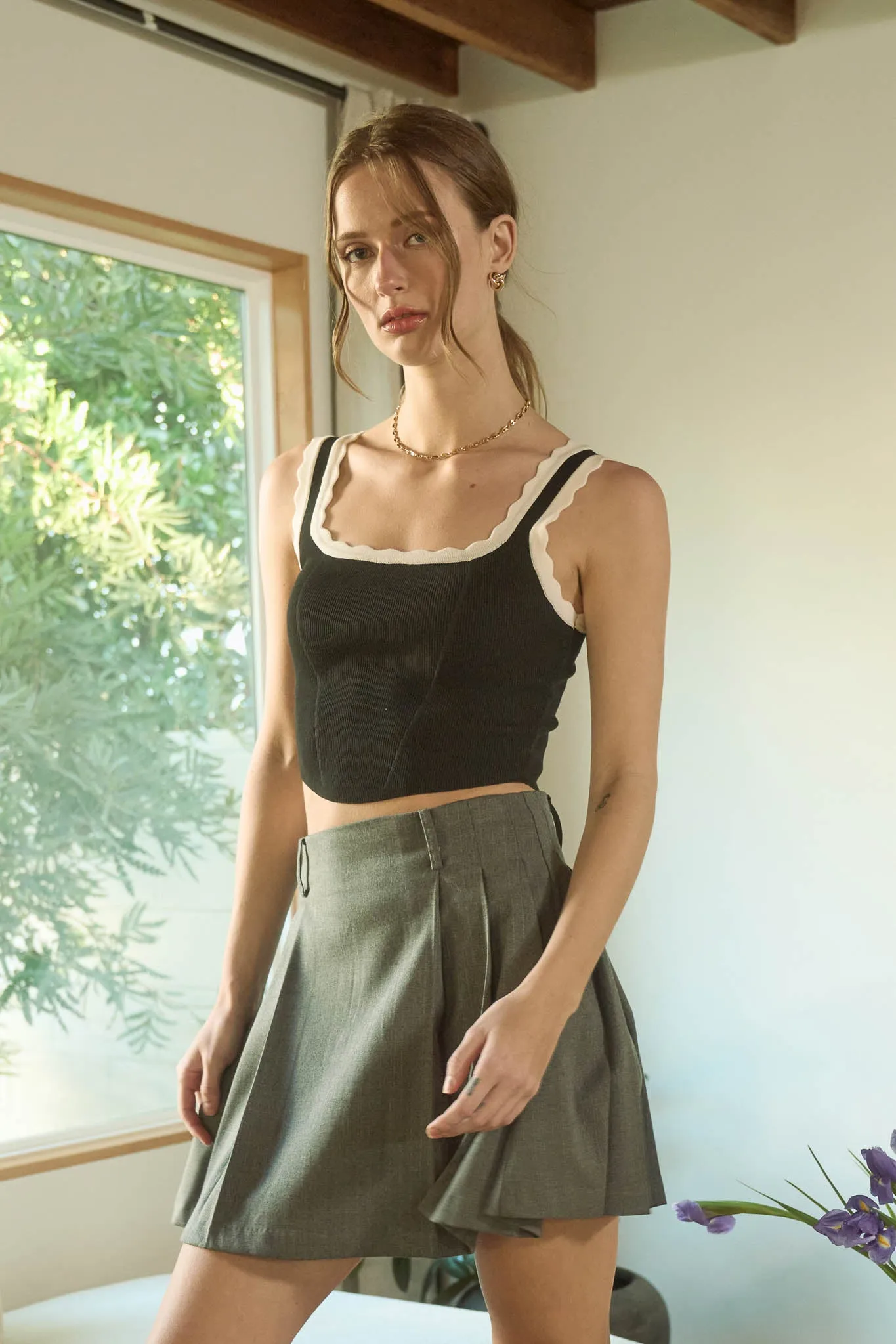 CONTRAST SCALLOP TRIM SWEATER KNIT CROP TOP sold by Blu Pepper product image thumbnail 3