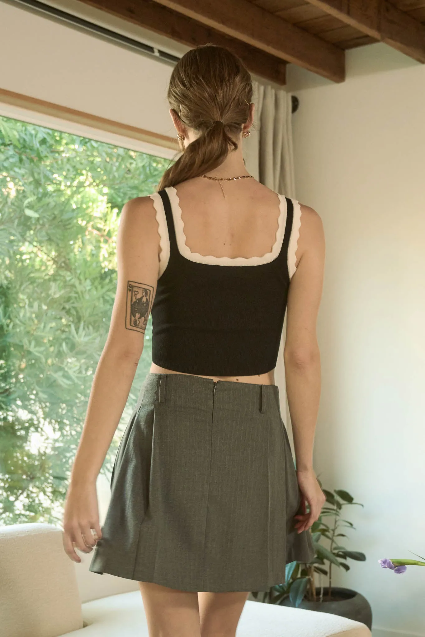 CONTRAST SCALLOP TRIM SWEATER KNIT CROP TOP sold by Blu Pepper product image thumbnail 2