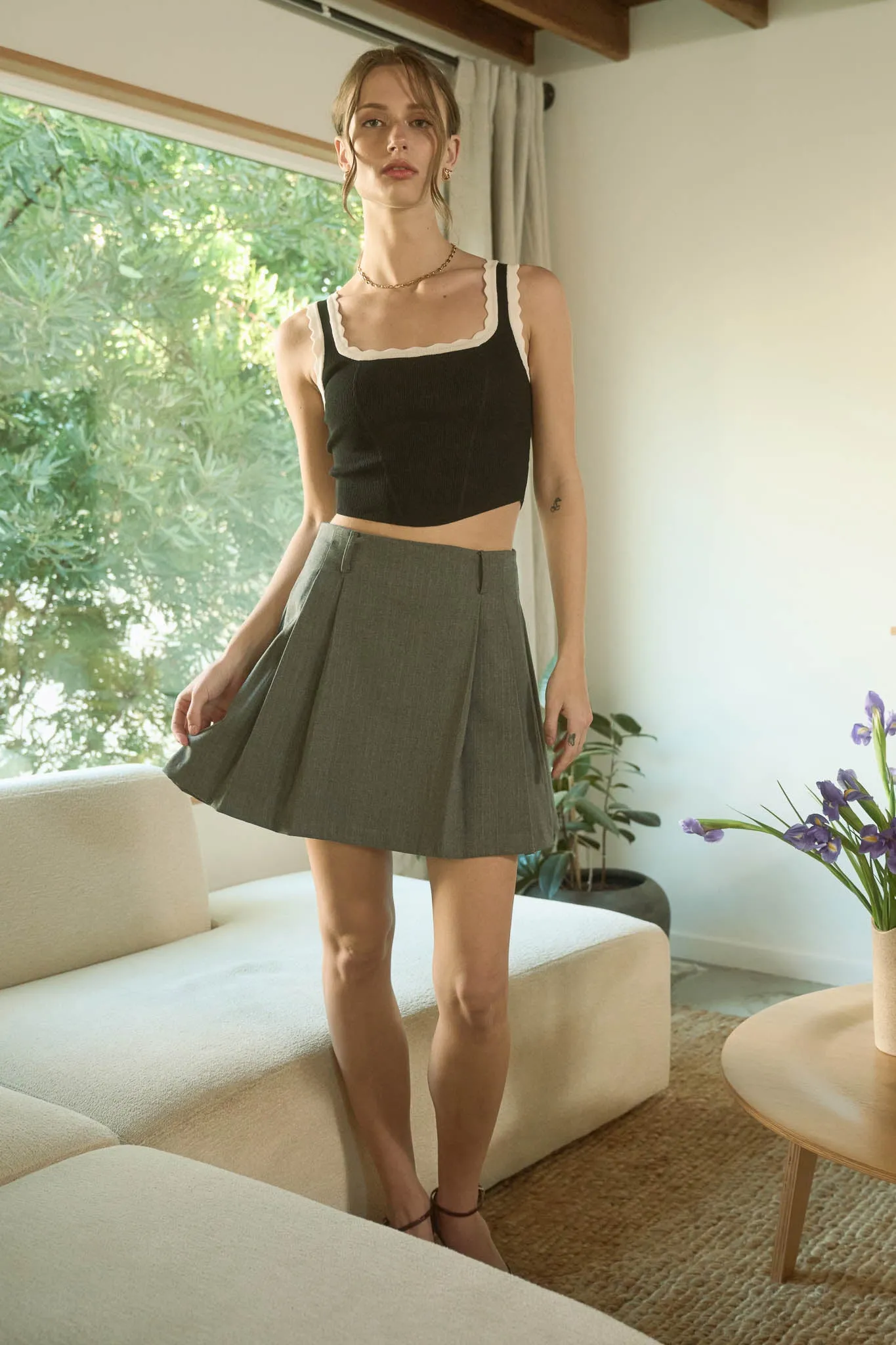 CONTRAST SCALLOP TRIM SWEATER KNIT CROP TOP sold by Blu Pepper product image thumbnail 4