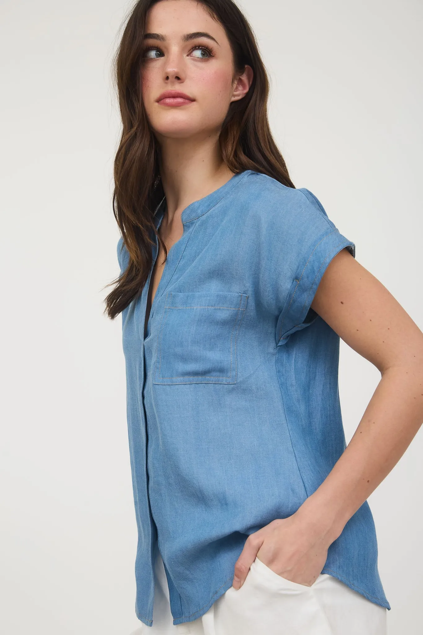 FRONT SPLIT BACK BUTTON CUFF SLEEVE CHAMBRAY TOP sold by Blu Pepper product image thumbnail 4