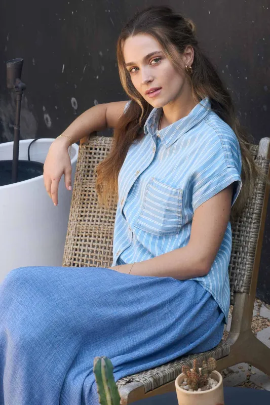 STRIPE CHAMBRAY SHORT SLEEVE BUTTON DOWN SHIRT sold by Blu Pepper