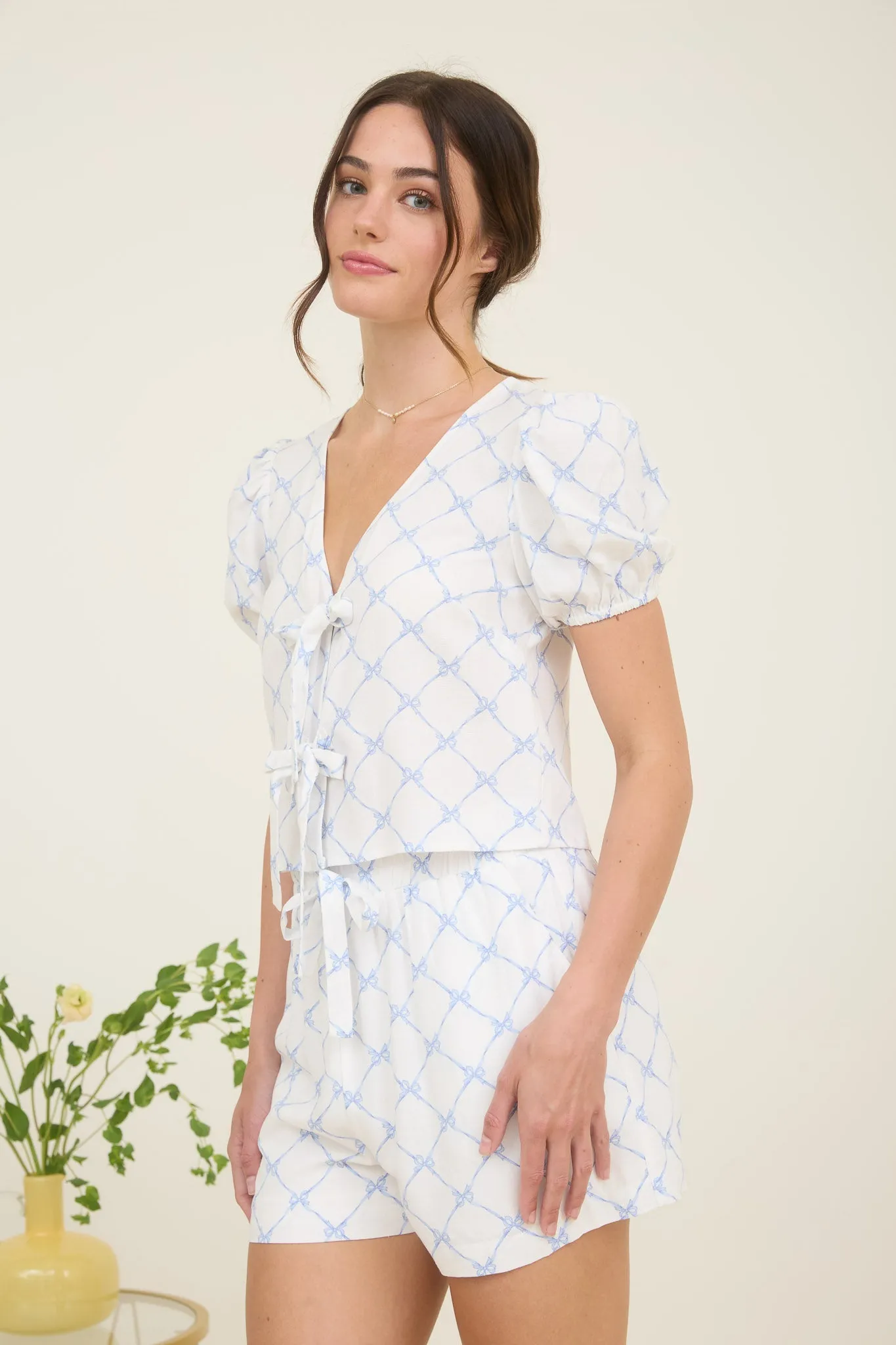 BOW PATTERN FRONT TIE PUFF SLEEVE LINEN BLOUSE sold by Blu Pepper product image thumbnail 3