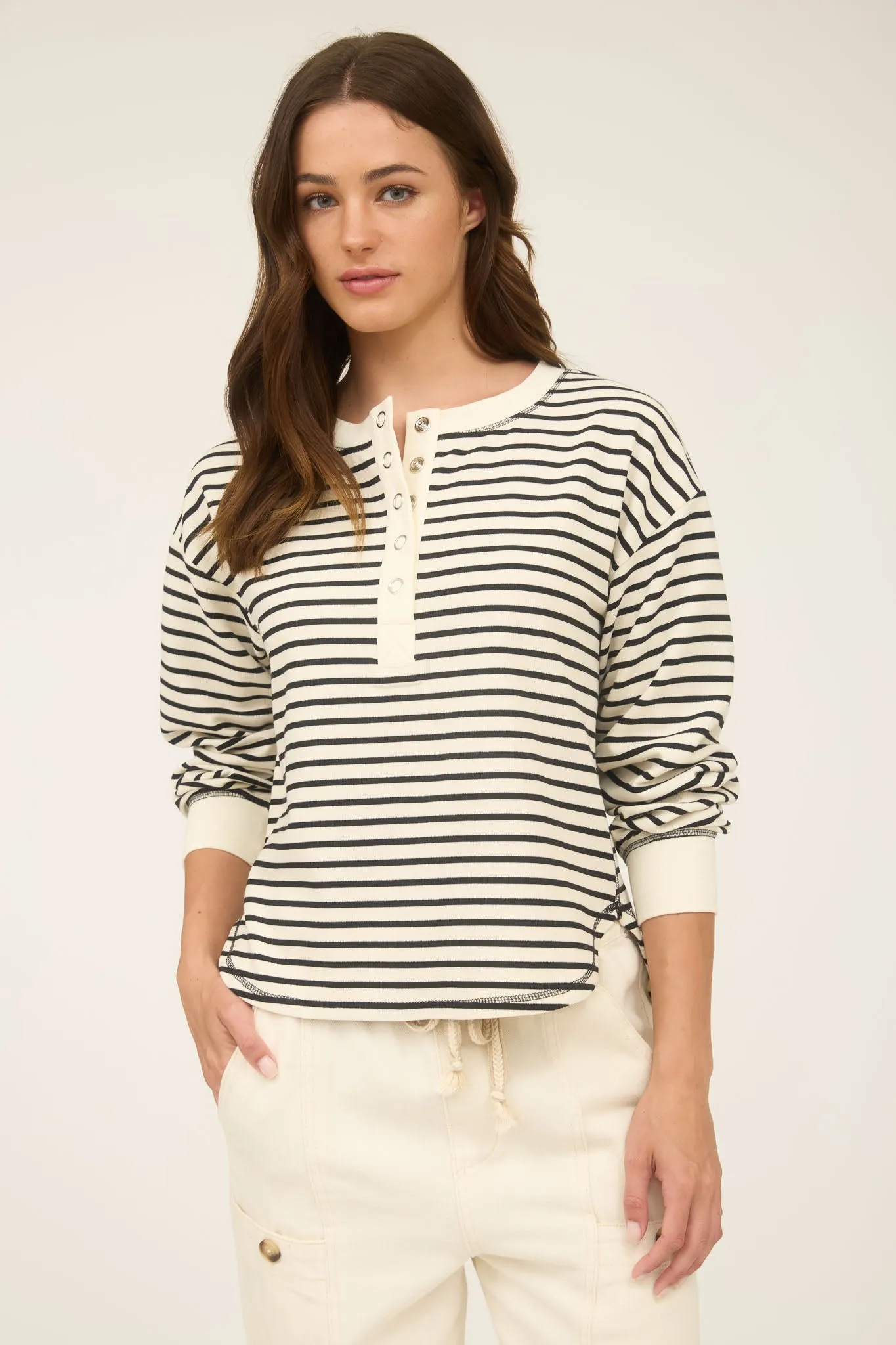 STRIPE HENLEY SNAP BUTTON LONG SLEEVE KNIT TOP | Parallel