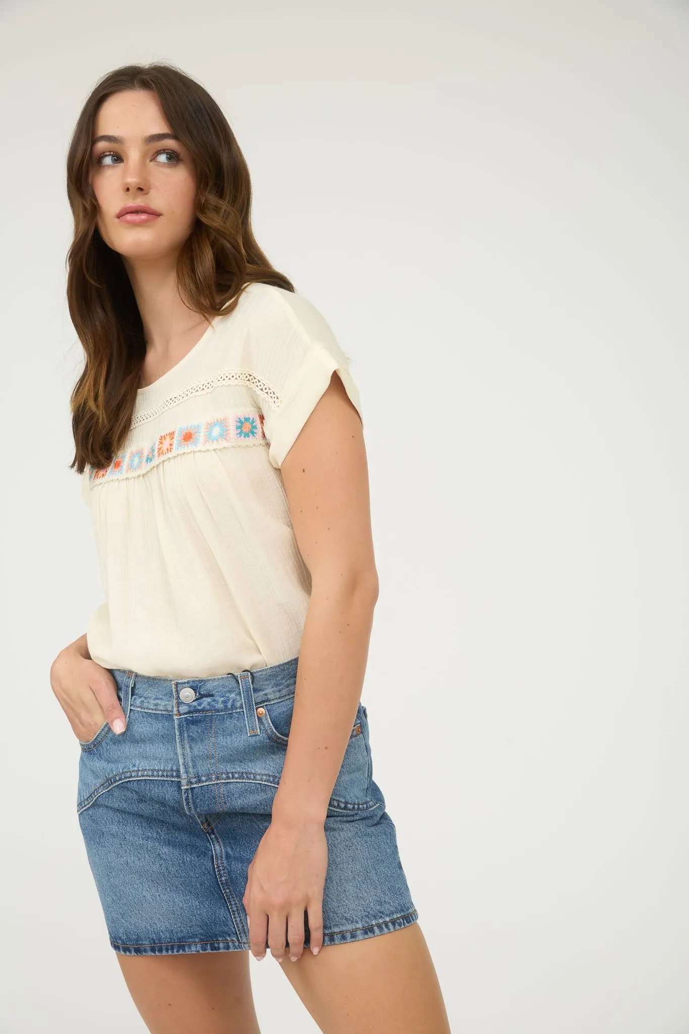 CROCHET FLORAL DETAIL LACE TRIM SHORT SLEEVE TOP sold by Blu Pepper product image thumbnail 3