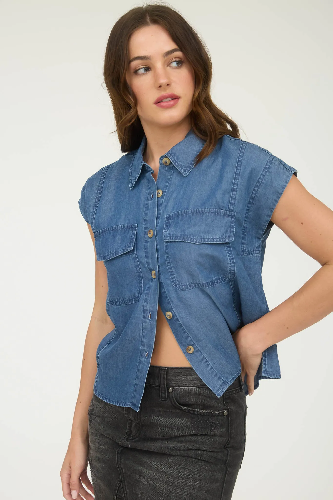 CHAMBRAY COLLARED POCKET FLAP BUTTON DOWN SHIRT sold by Blu Pepper product image thumbnail 3