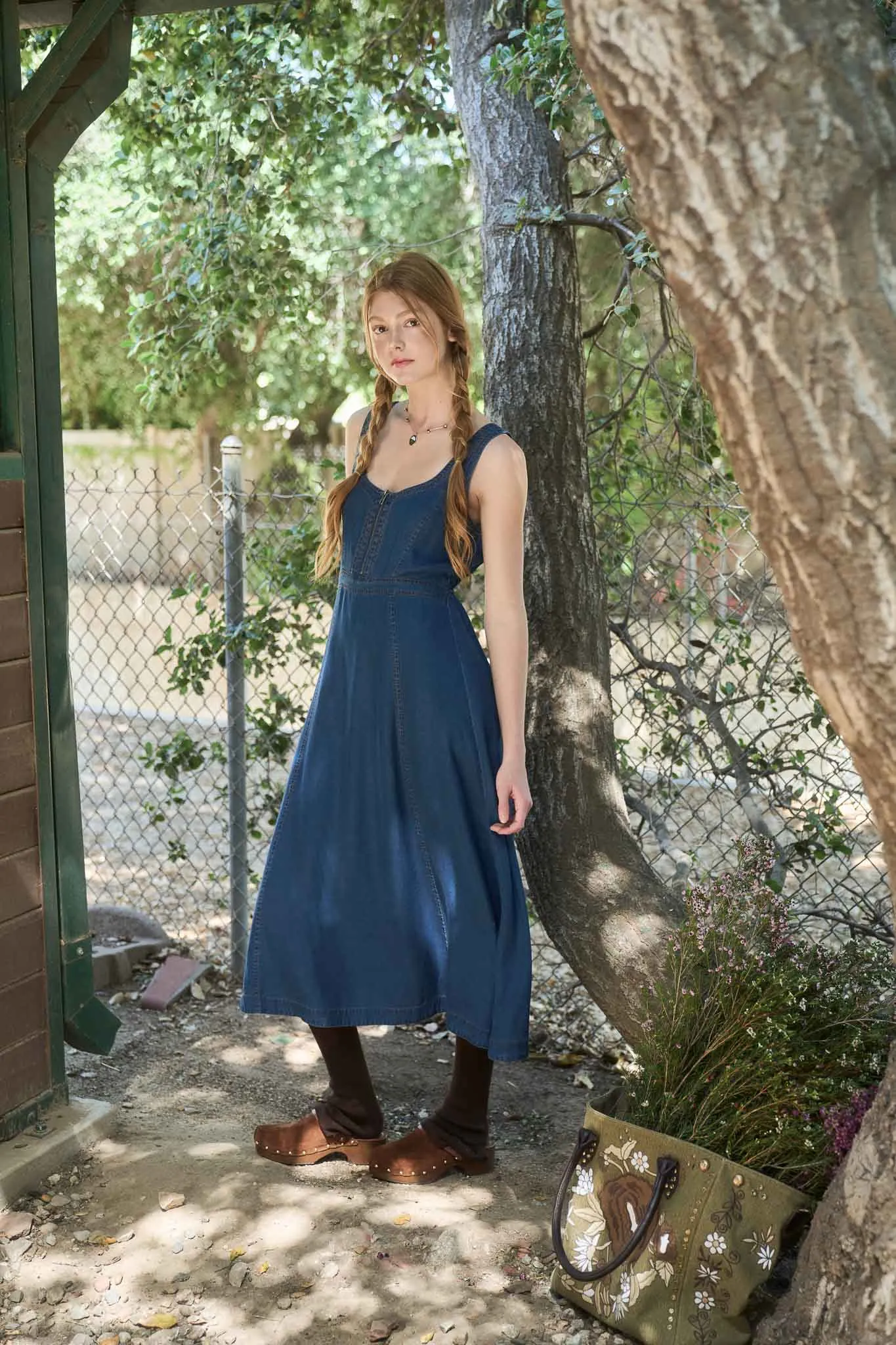 FRONT ZIP SLEEVELESS DENIM MIDI DRESS sold by Blu Pepper product image thumbnail 3