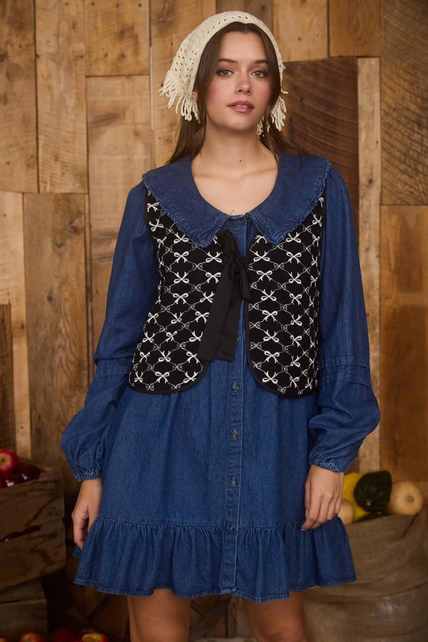 BOW PATTERN FRONT TIE QUILTED VEST sold by Blu Pepper product image thumbnail 5