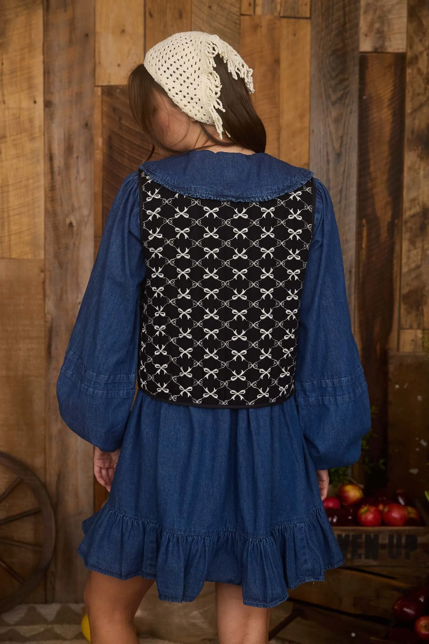 BOW PATTERN FRONT TIE QUILTED VEST sold by Blu Pepper product image thumbnail 2