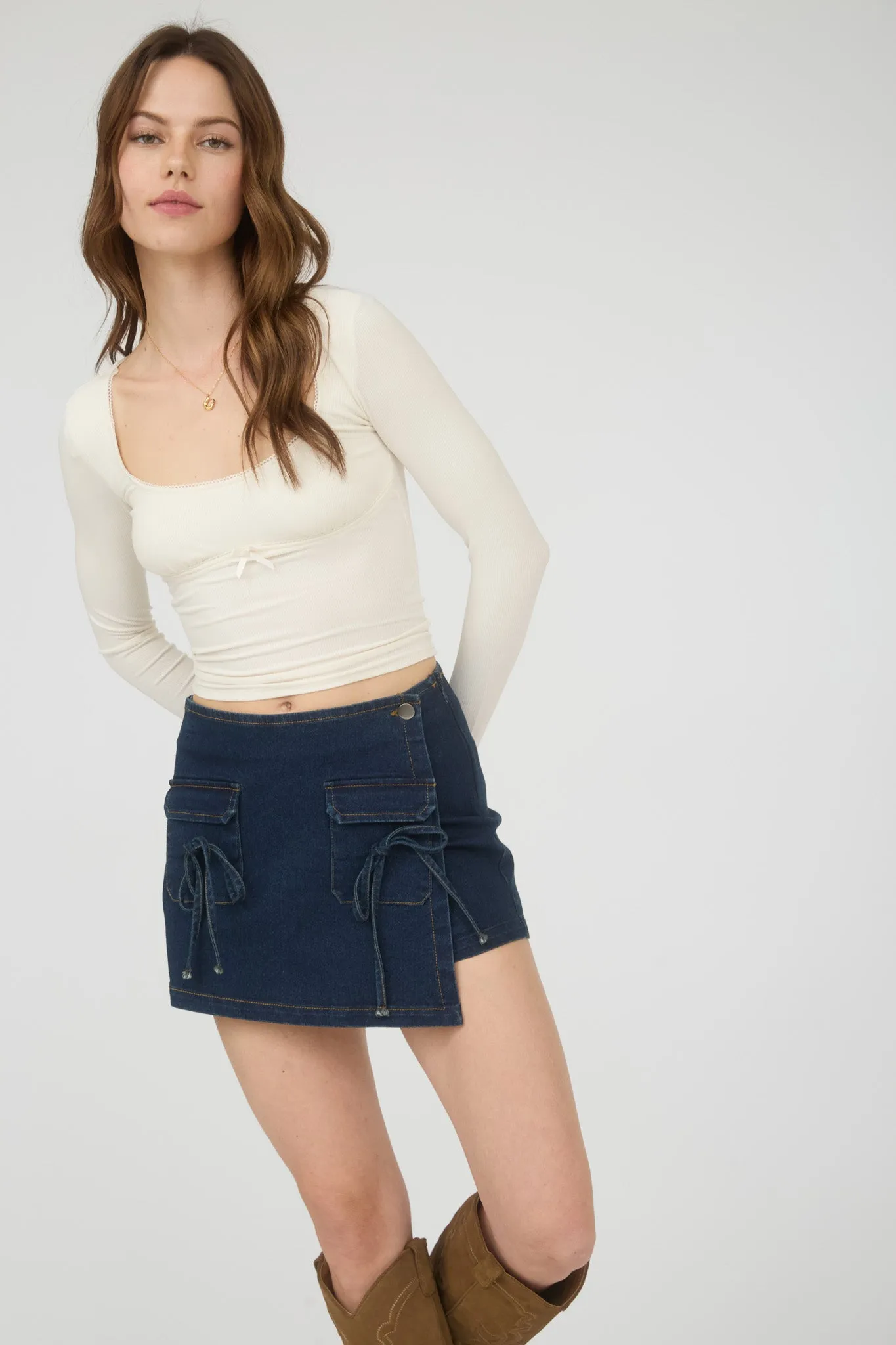 WRAP FRONT TIE POCKET DETAIL DENIM MINI SKORT sold by Blu Pepper product image thumbnail 5