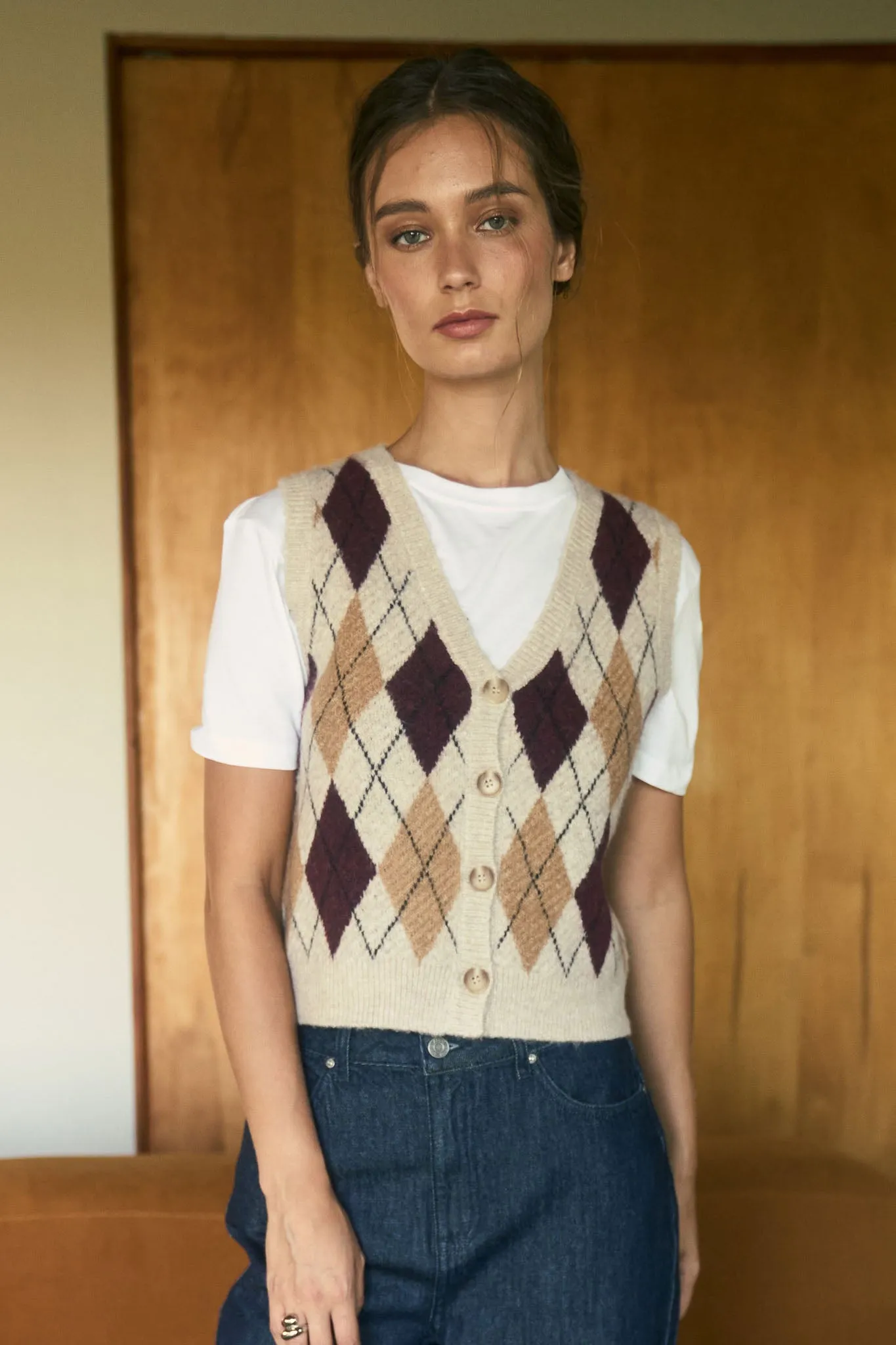 ARGYLE PATTERN BUTTON DOWN KNIT CARDIGAN VEST sold by Blu Pepper product image thumbnail 4