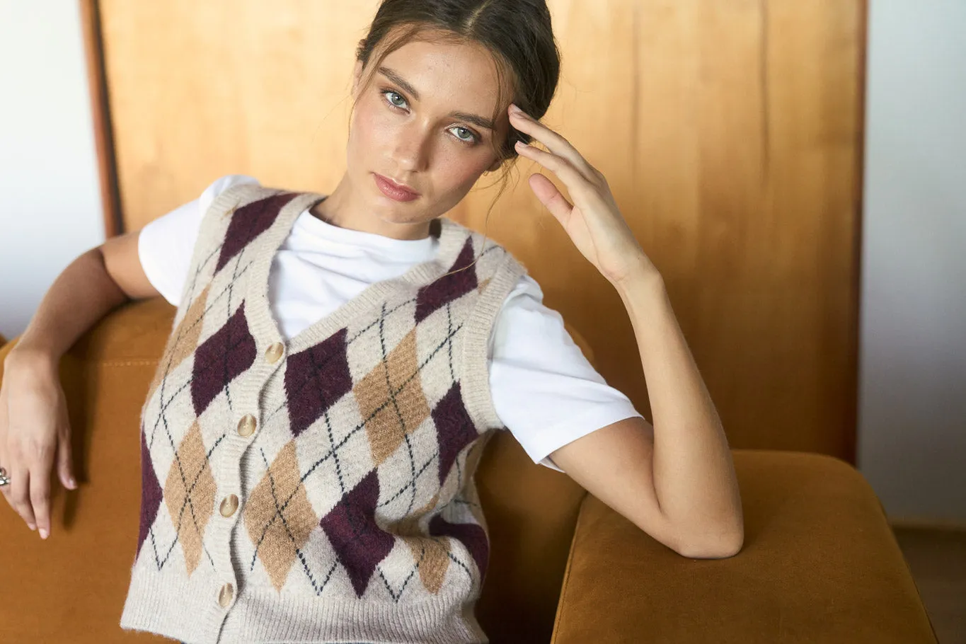 ARGYLE PATTERN BUTTON DOWN KNIT CARDIGAN VEST sold by Blu Pepper product image thumbnail 5