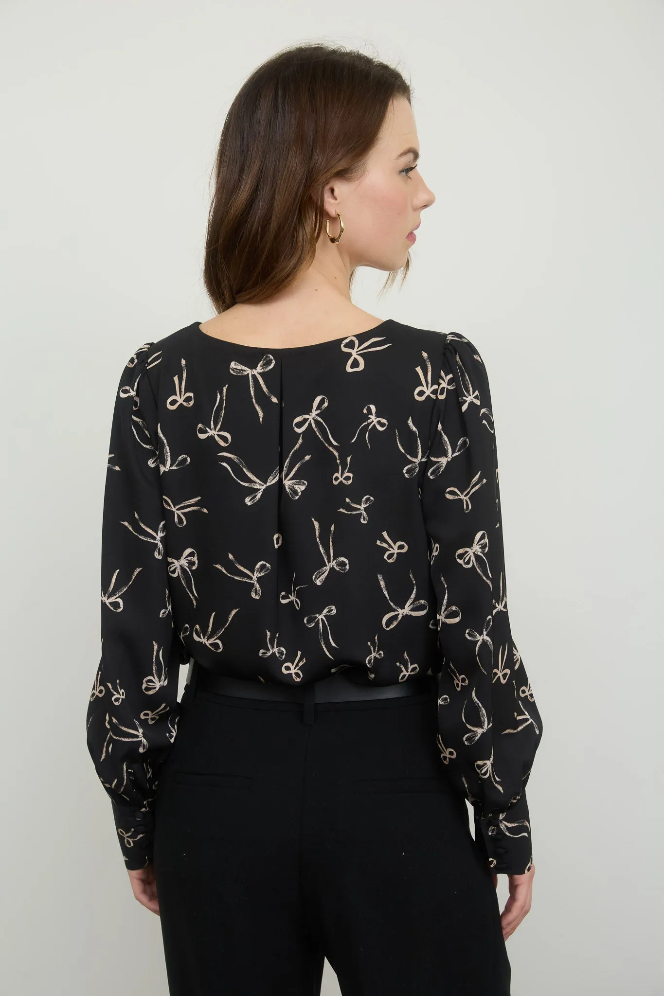 BOW PATTERN ROUND NECK LONG SLEEVE BLOUSE sold by Blu Pepper product image thumbnail 2