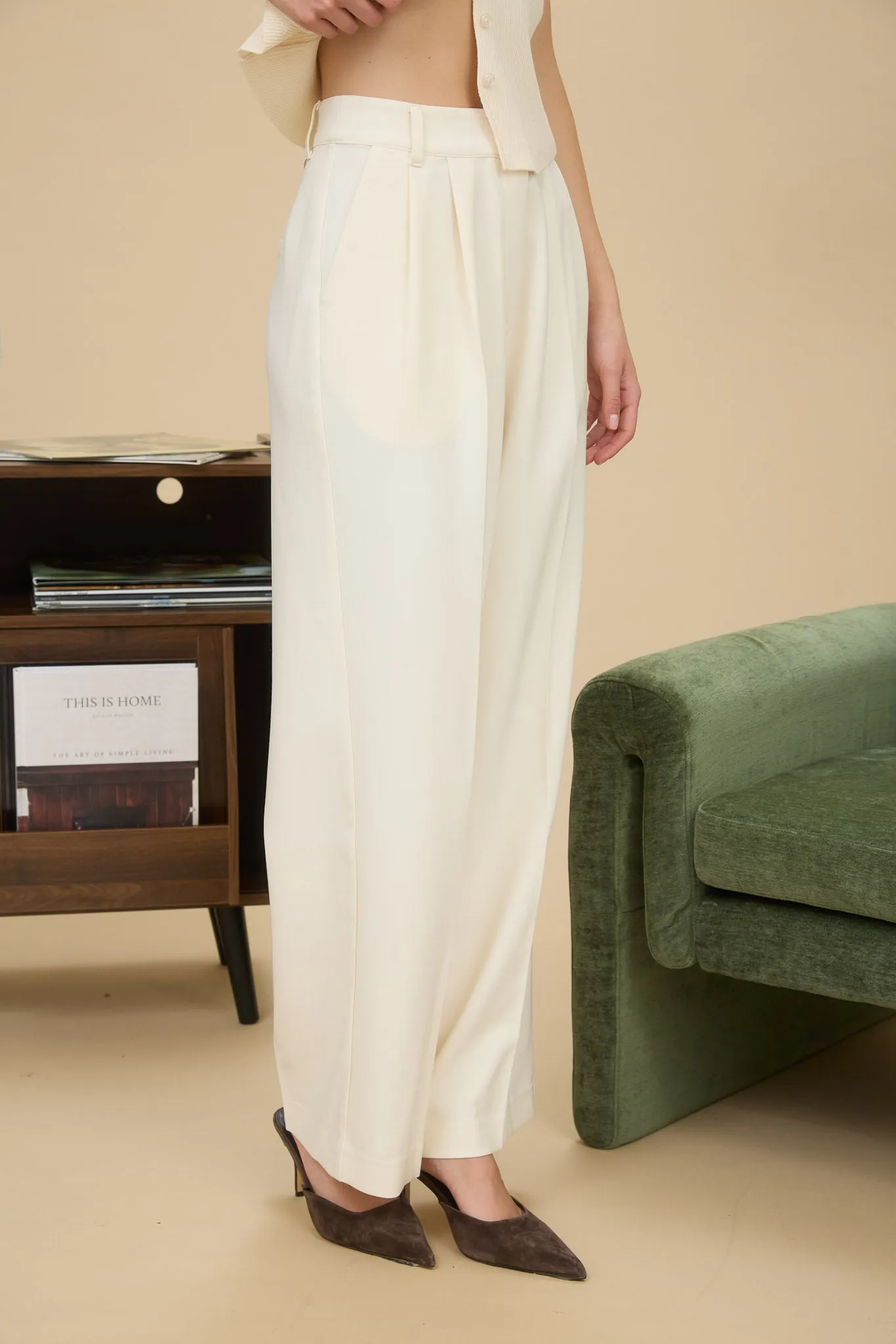 HIGH WAIST PLEATED WIDE LEG DRESS PANTS sold by Blu Pepper product image thumbnail 3