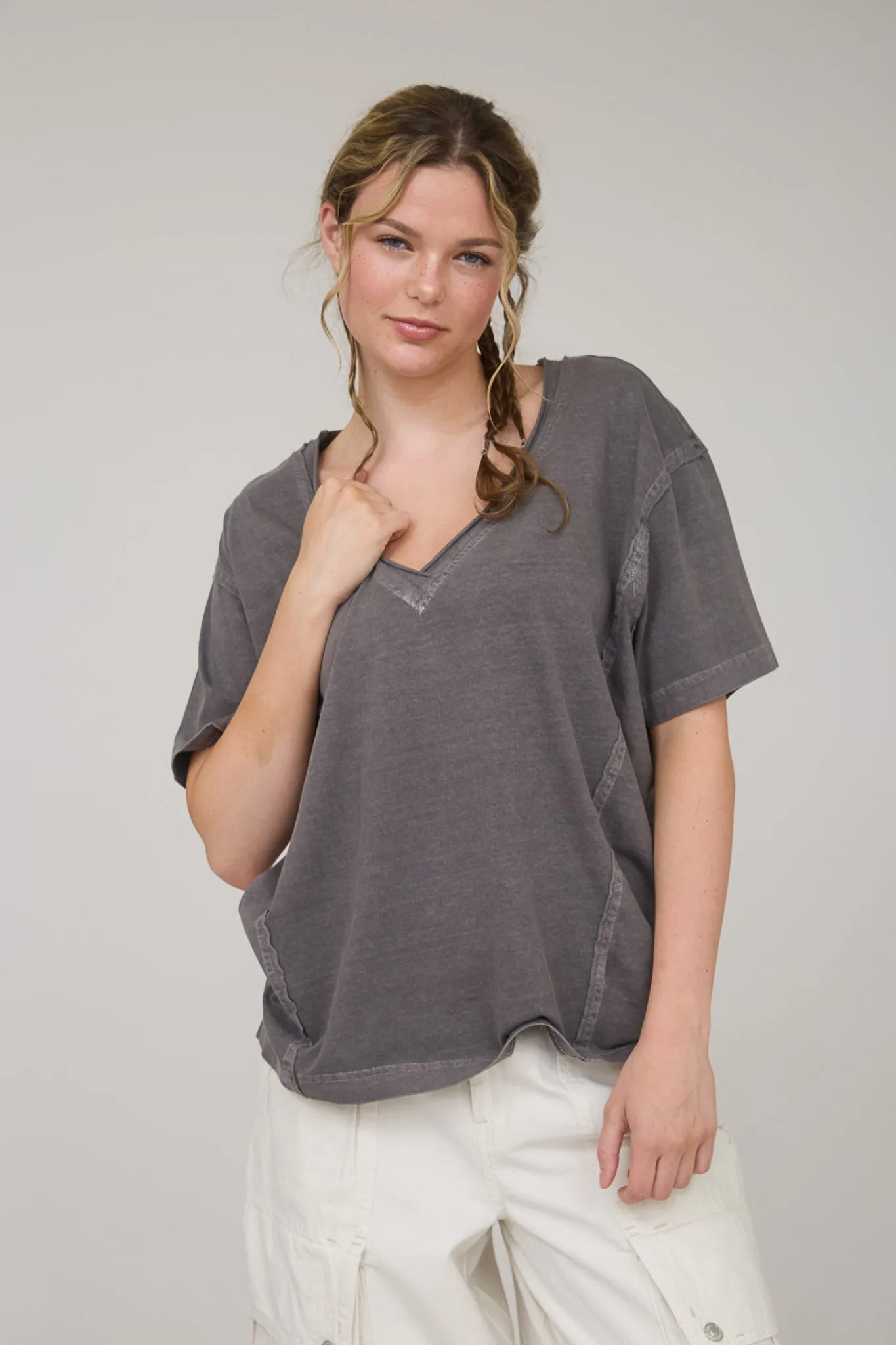 WASHED RAW EDGE V NECK SHORT SLEEVE KNIT TOP sold by Blu Pepper product image thumbnail 3