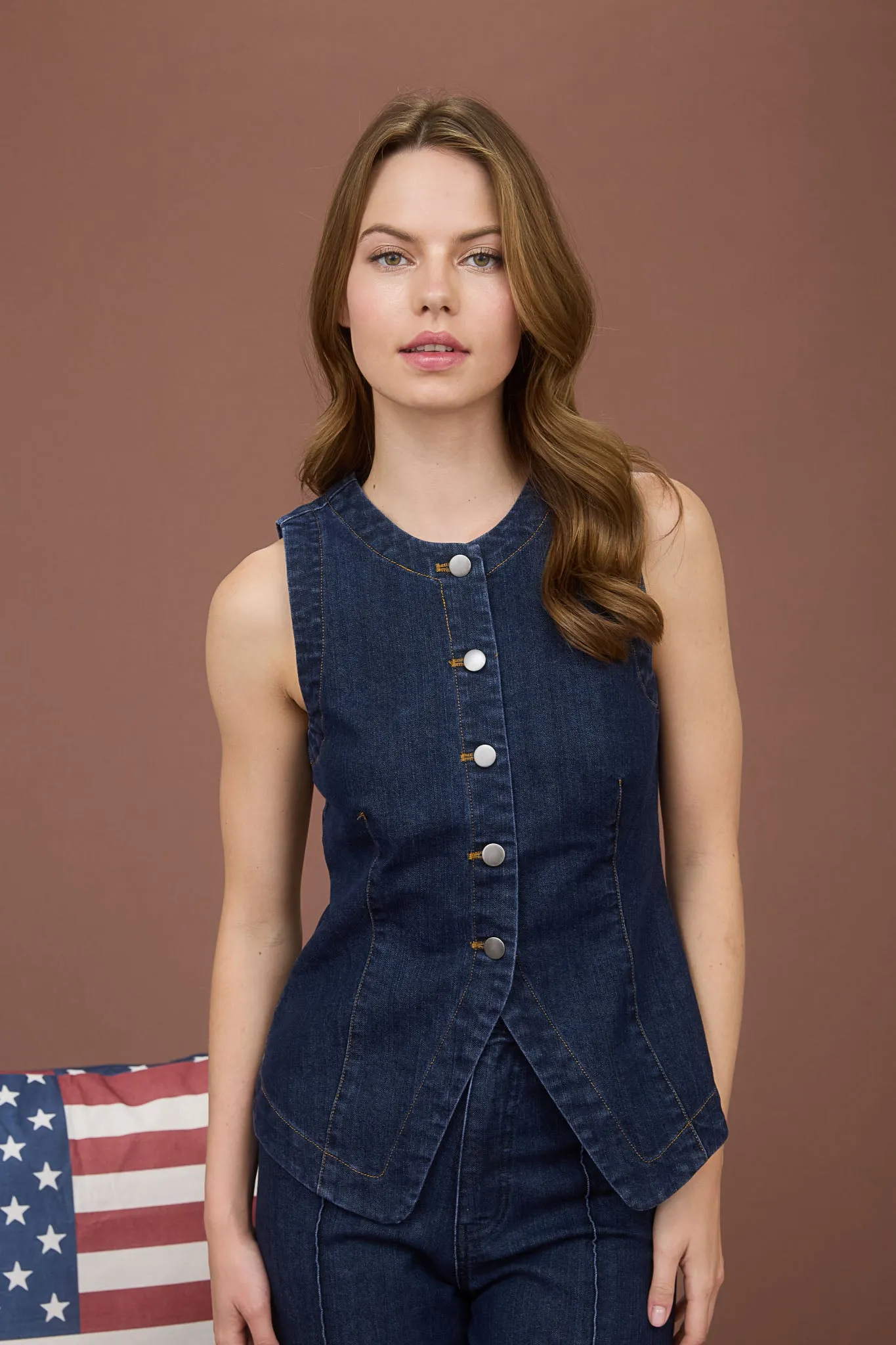 ROUND NECK BUTTON DOWN SLEEVELESS DENIM VEST (PRE-ORDER) sold by Blu Pepper product image thumbnail 4