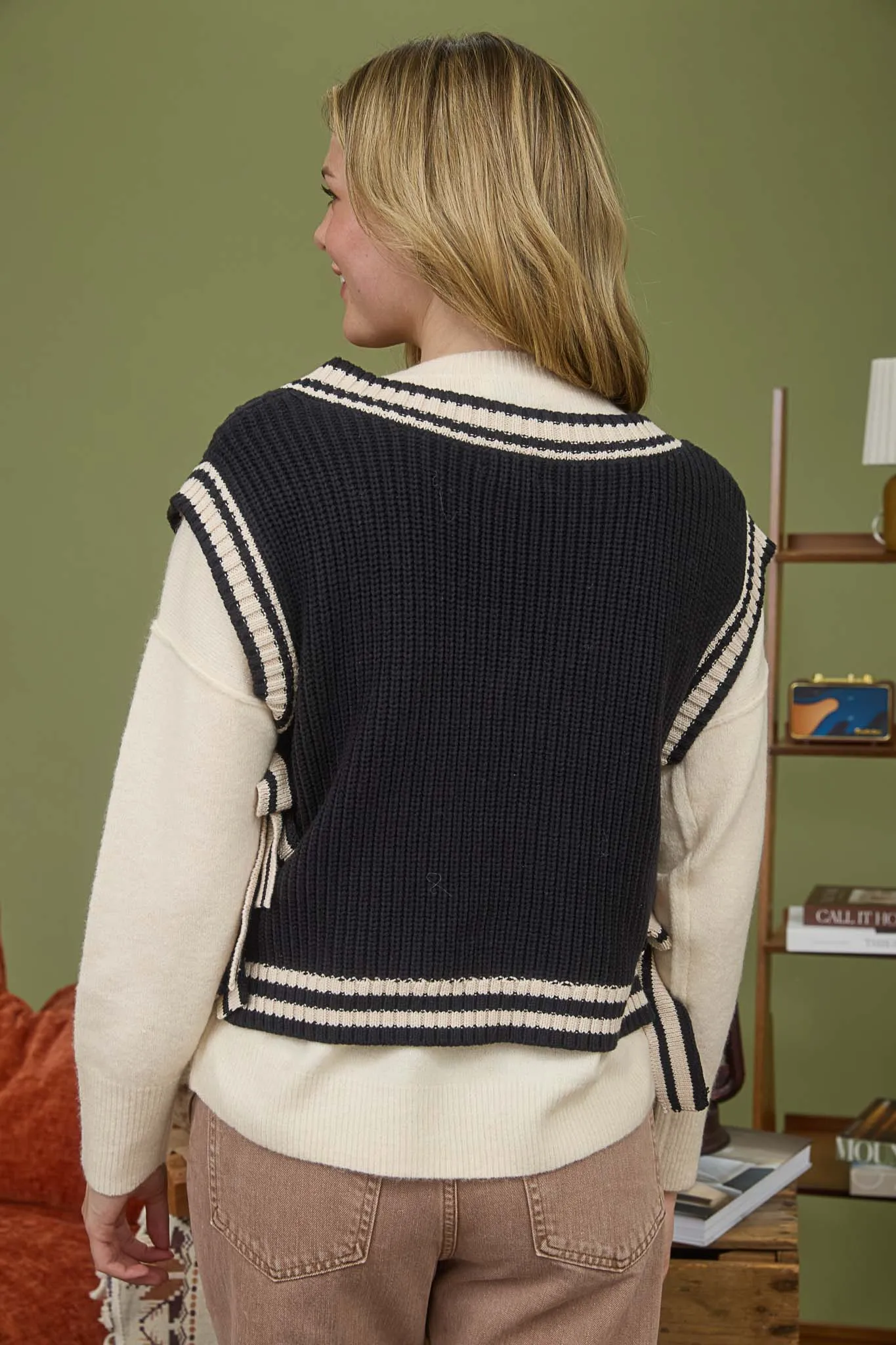 CONTRAST LINE TRIM SIDE TIE KNIT SWEATER VEST sold by Blu Pepper product image thumbnail 2