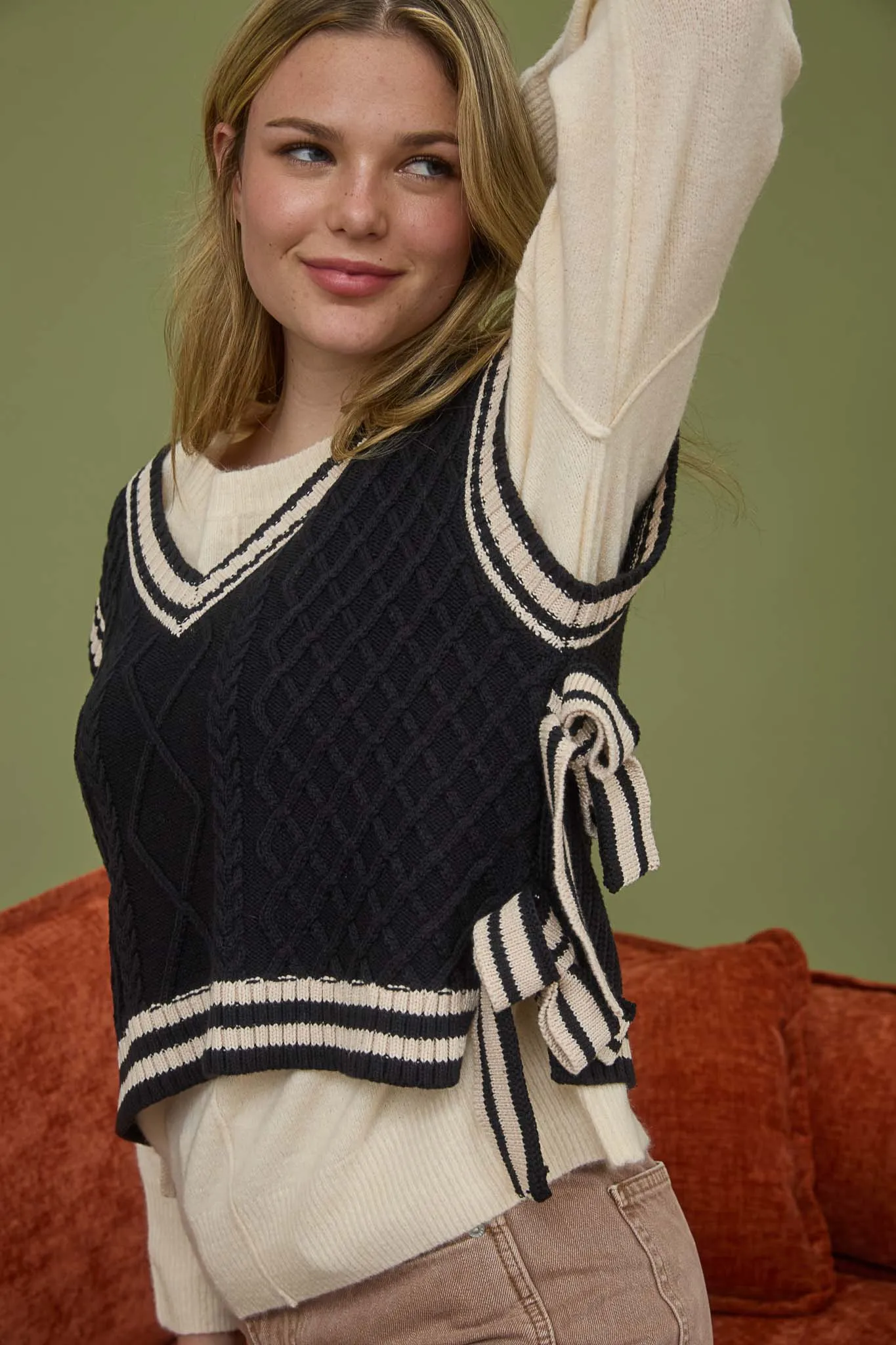 CONTRAST LINE TRIM SIDE TIE KNIT SWEATER VEST sold by Blu Pepper product image thumbnail 4