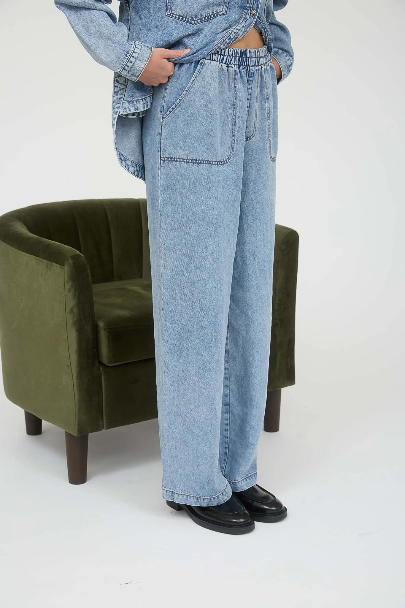 WASHED CHAMBRAY ELASTIC WAIST WIDE LEG PANTS sold by Blu Pepper product image thumbnail 3