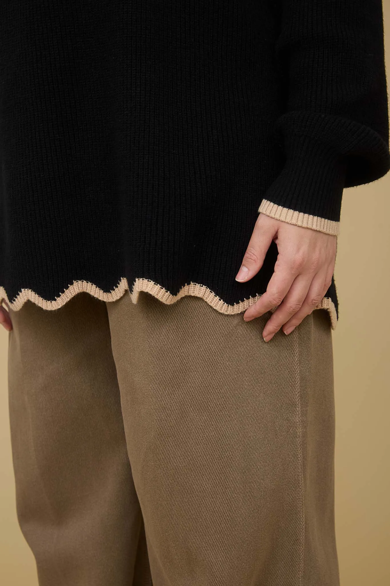 PLUS CONTRAST SCALLOP TRIM KNIT PULLOVER SWEATER sold by Blu Pepper product image thumbnail 3
