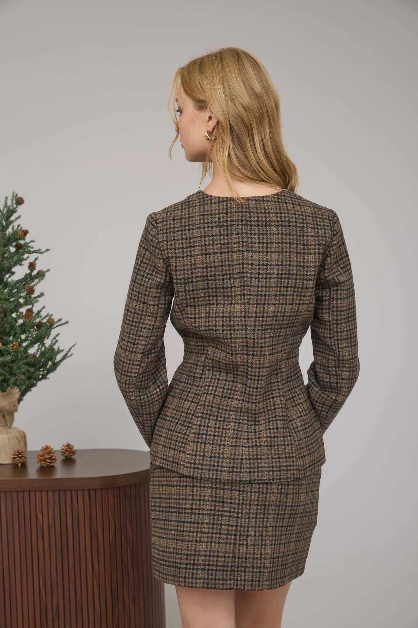 PLAID TWEED BUTTON DOWN V NECK BLAZER sold by Blu Pepper product image thumbnail 2