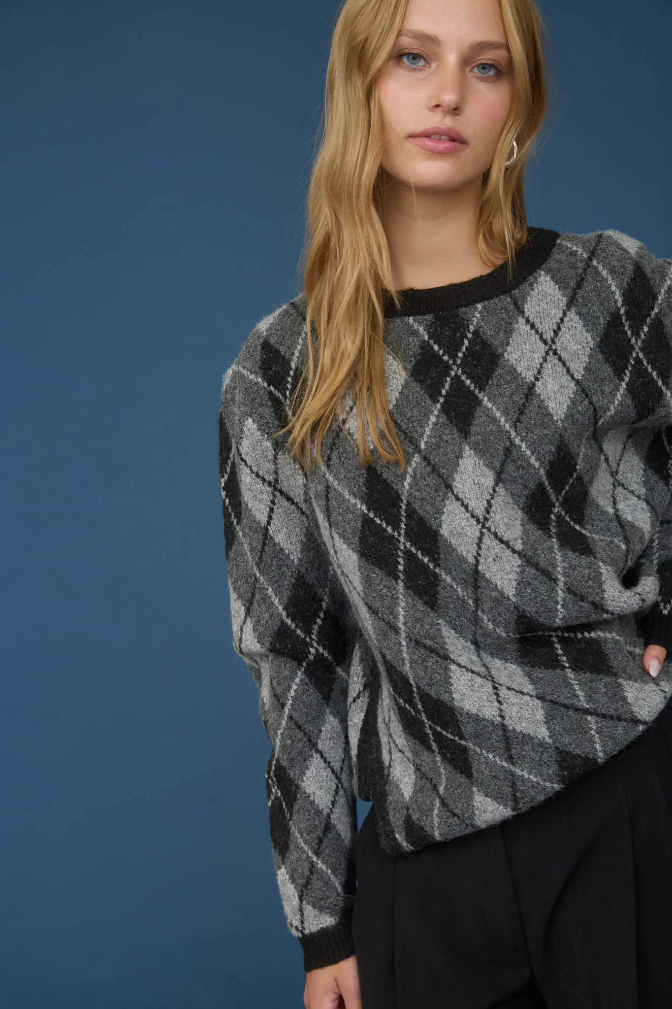 ARGYLE PATTERN CREW NECK LONG SLEEVE KNIT SWEATER sold by Blu Pepper product image thumbnail 4