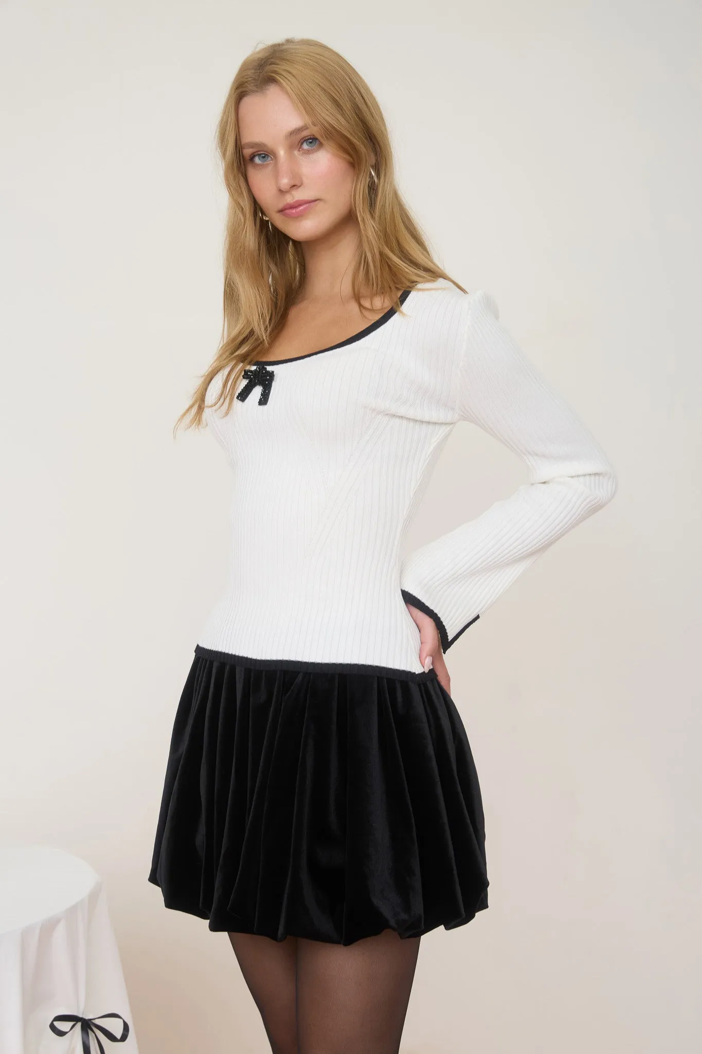 CONTRAST TRIM FRONT BOW LONG SLEEVE KNIT SWEATER sold by Blu Pepper product image thumbnail 3