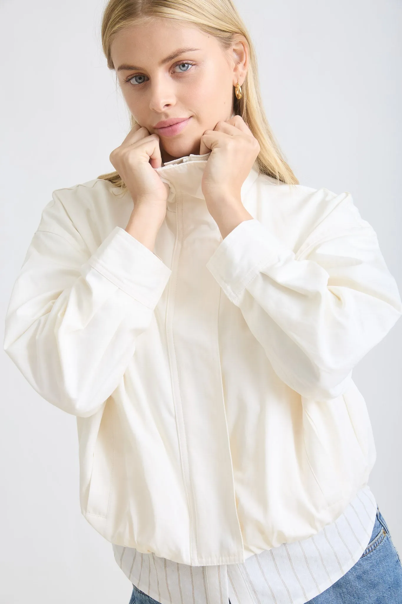 ZIP-UP MOCK NECK ELASTIC HEM JACKET sold by Blu Pepper product image thumbnail 5