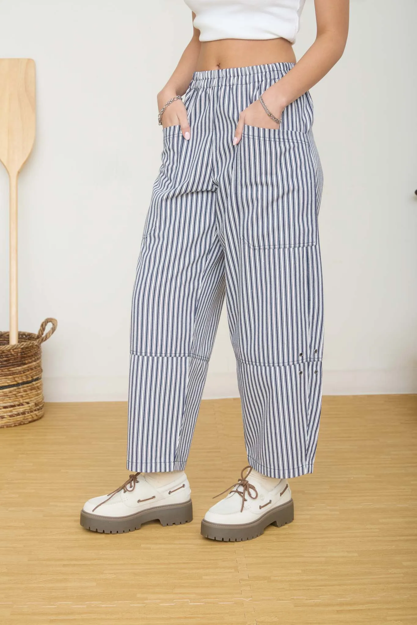 STRIPE POCKET DETAIL WIDE LEG PANTS sold by Blu Pepper product image thumbnail 3