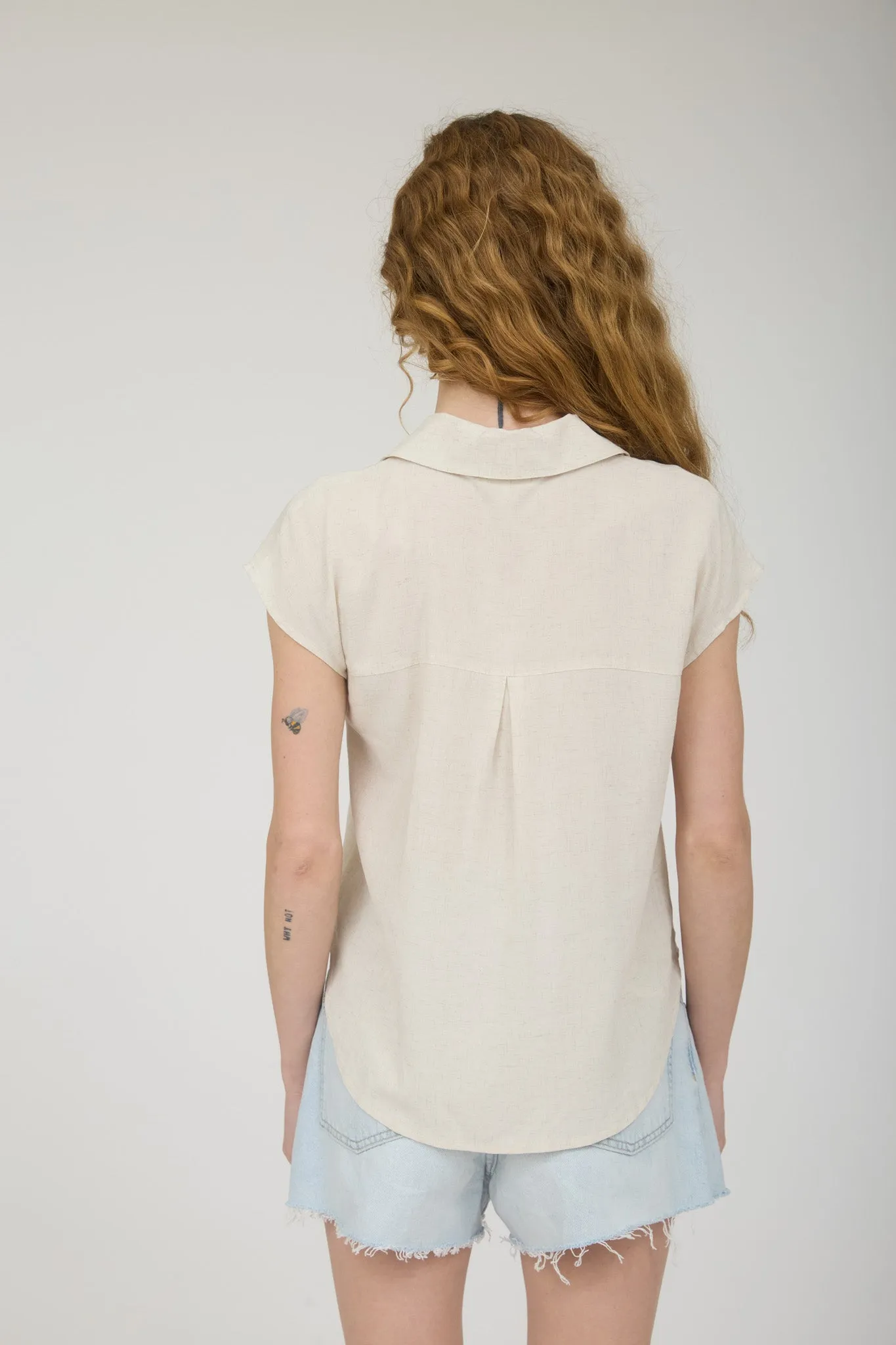 COLLARED BUTTON DOWN SHORT SLEEVE LINEN SHIRT (PRE-ORDER) sold by Blu Pepper product image thumbnail 2