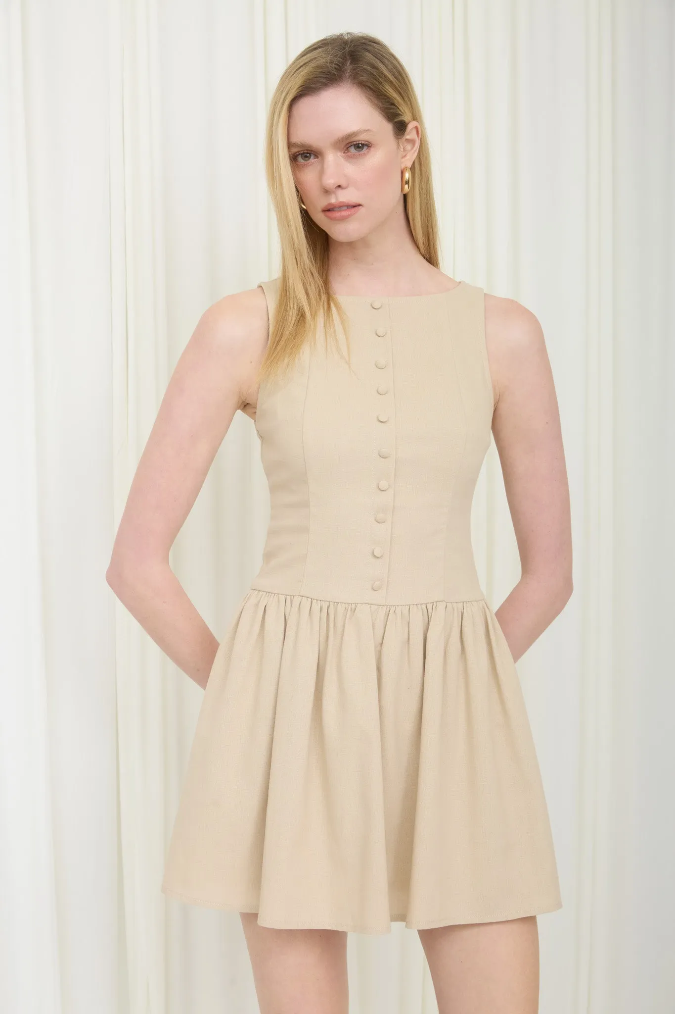 BOAT NECK SLEEVELESS BUTTON DOWN LINEN MINI DRESS sold by Blu Pepper product image thumbnail 5
