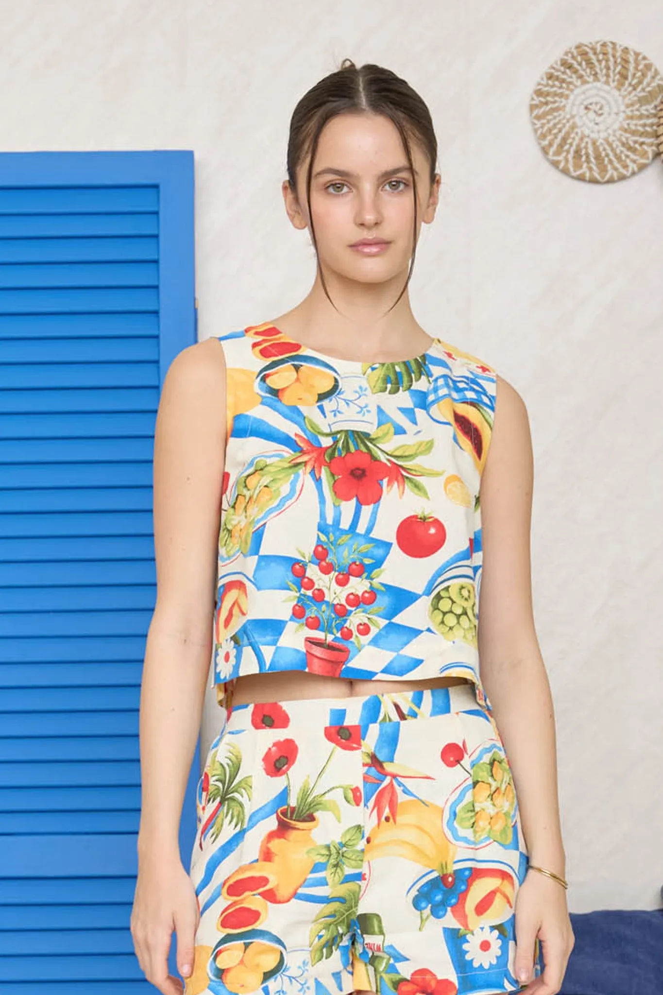 TROPICAL PICNIC MOTIF SLEEVELESS CROPPED LINEN TOP sold by Blu Pepper product image thumbnail 4