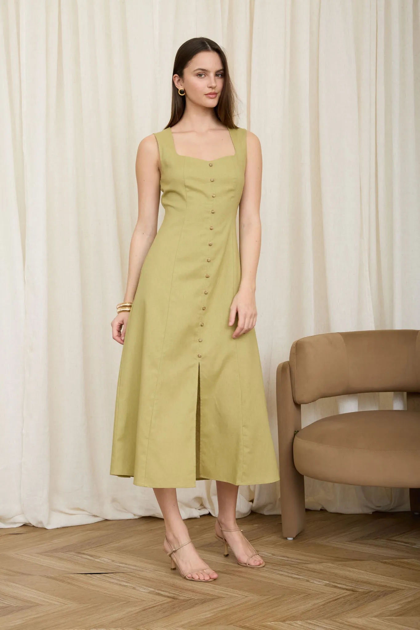 BUTTON DOWN SLEEVELESS SPLIT HEM LINEN MIDI DRESS sold by Blu Pepper product image thumbnail 4