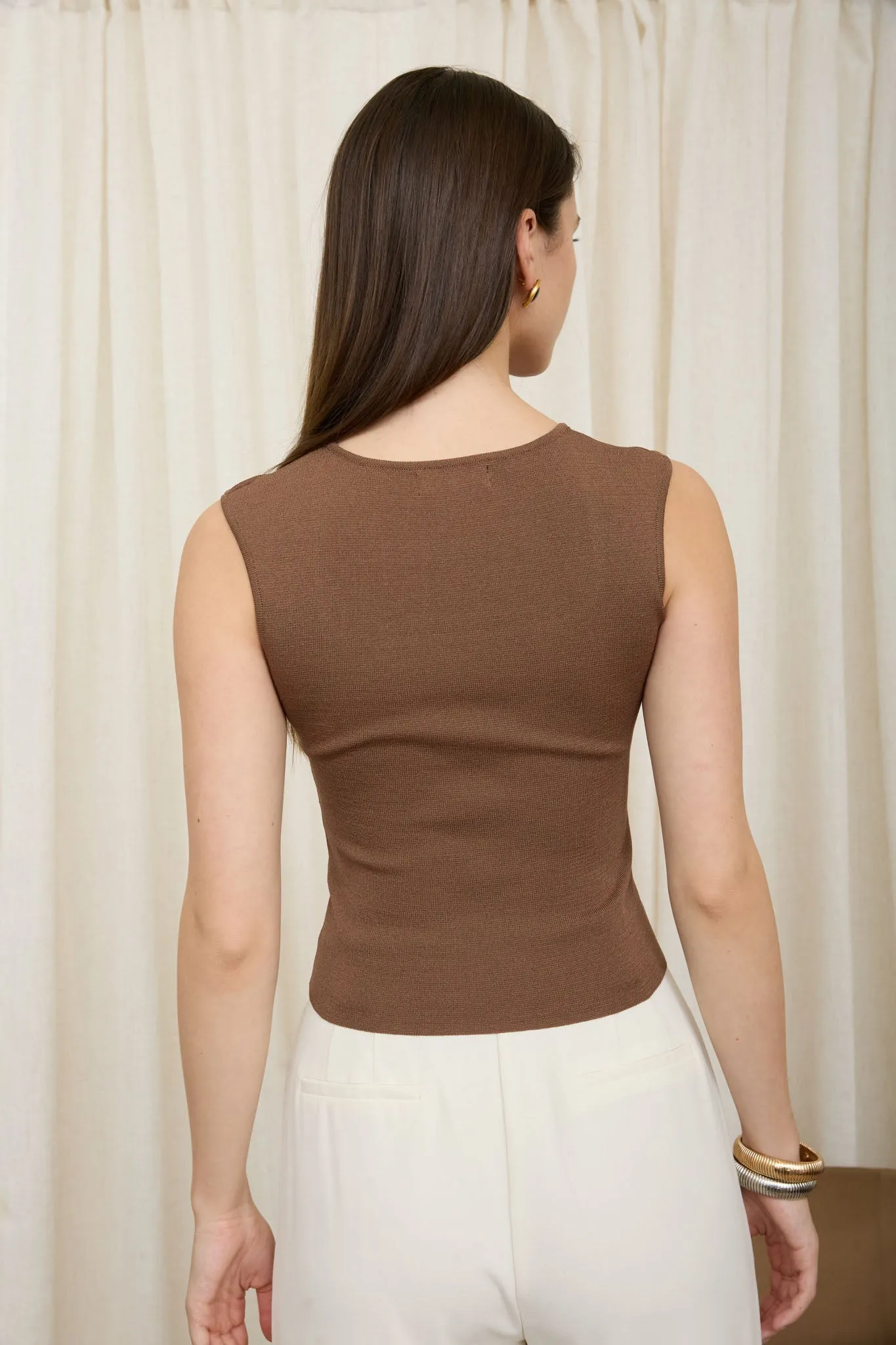 SEAMLESS SCOOP NECK SLEEVELESS KNIT TANK TOP sold by Blu Pepper product image thumbnail 2