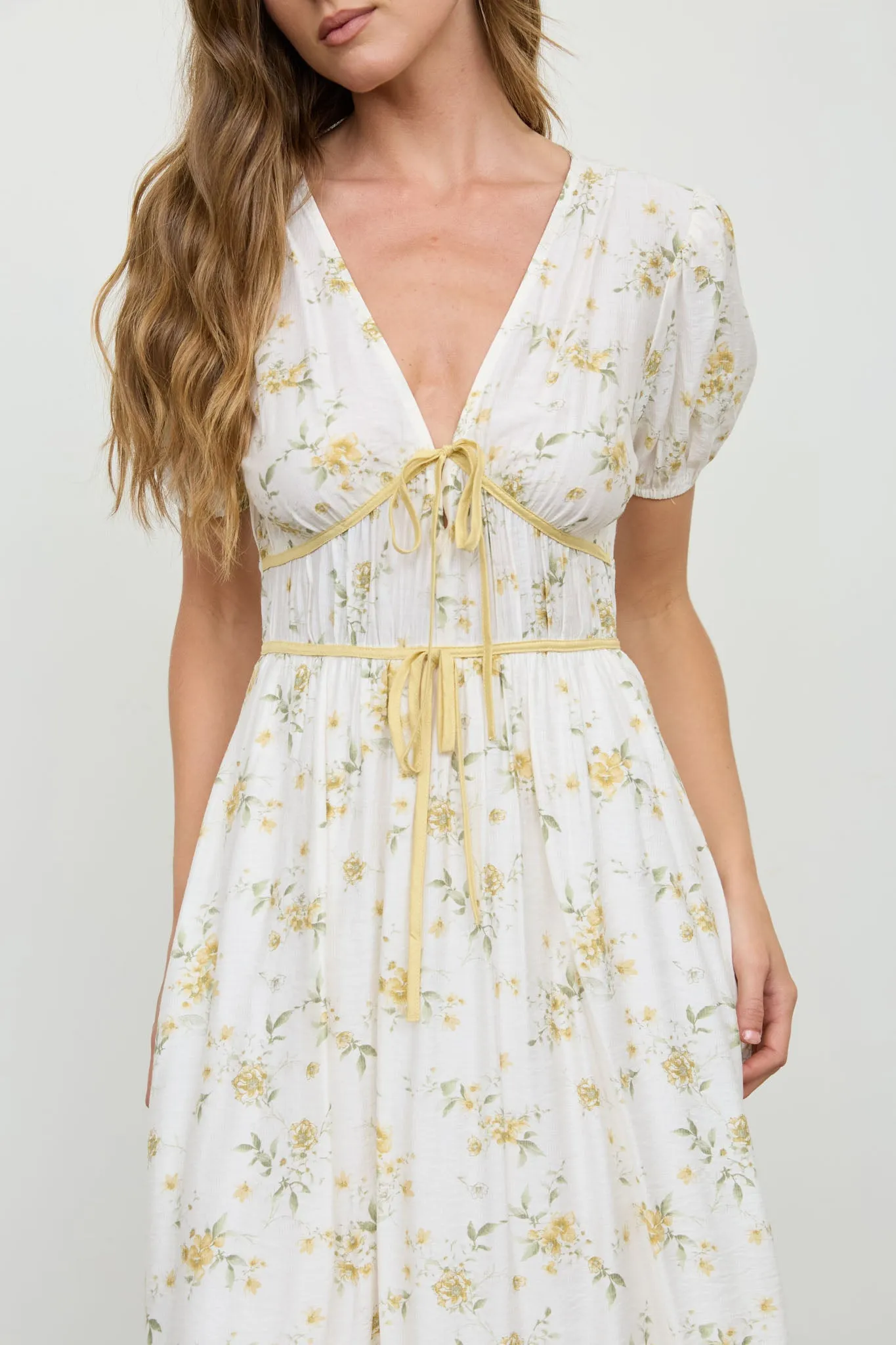 FLORAL V-NECK FRONT TIE PUFF SLEEVE MIDI DRESS (PRE-ORDER) sold by Blu Pepper product image thumbnail 2