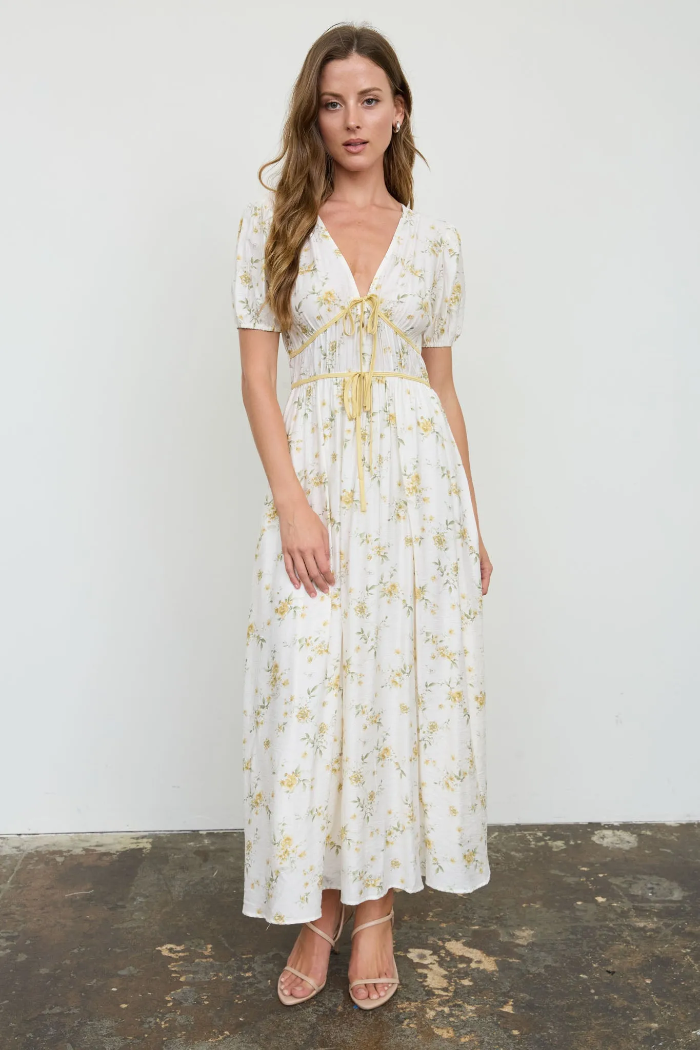 FLORAL V-NECK FRONT TIE PUFF SLEEVE MIDI DRESS (PRE-ORDER) sold by Blu Pepper product image thumbnail 4