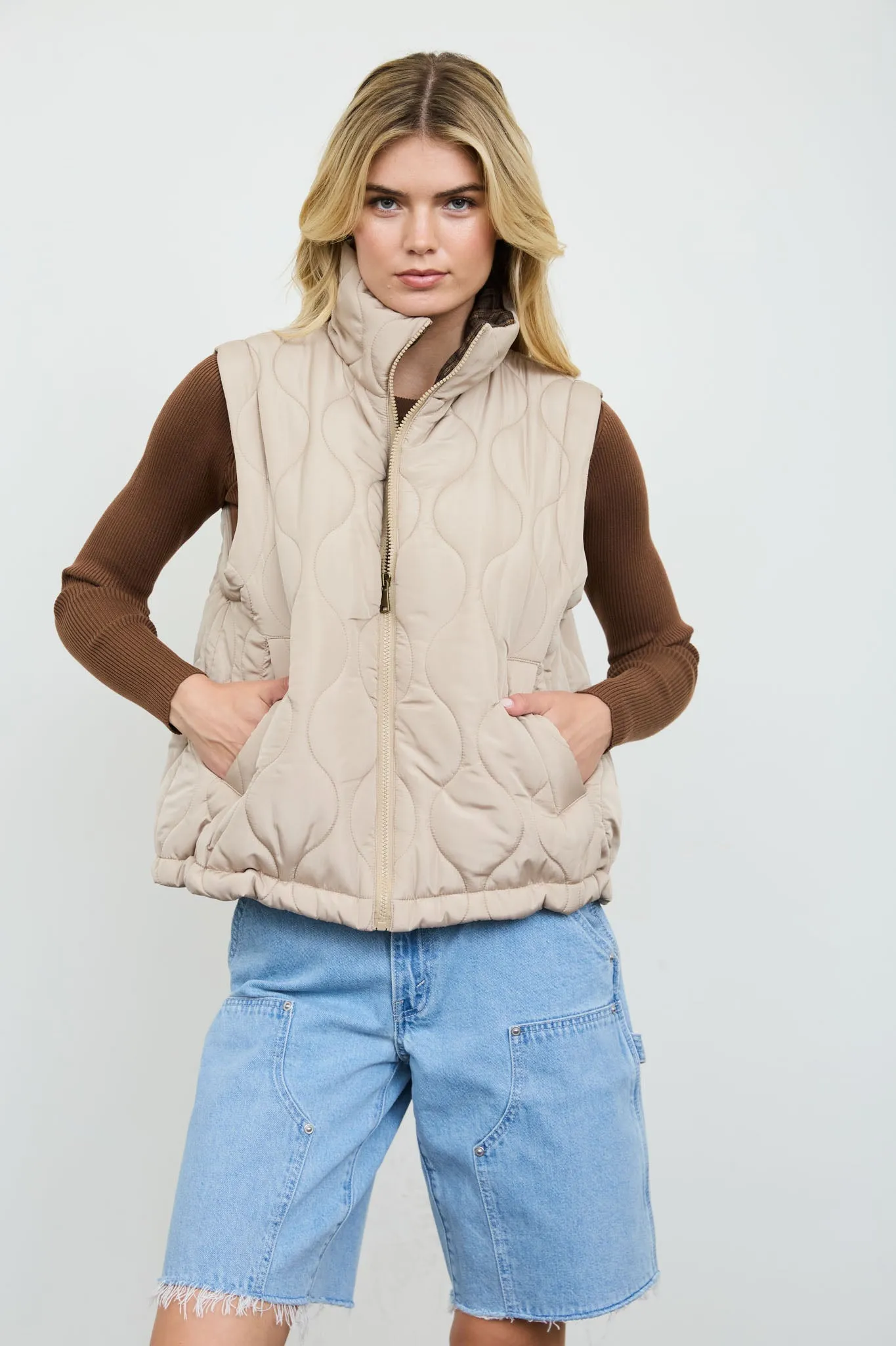 PLAID COLLAR QUILTED ZIP-UP VEST (PRE-ORDER) sold by Blu Pepper product image thumbnail 5