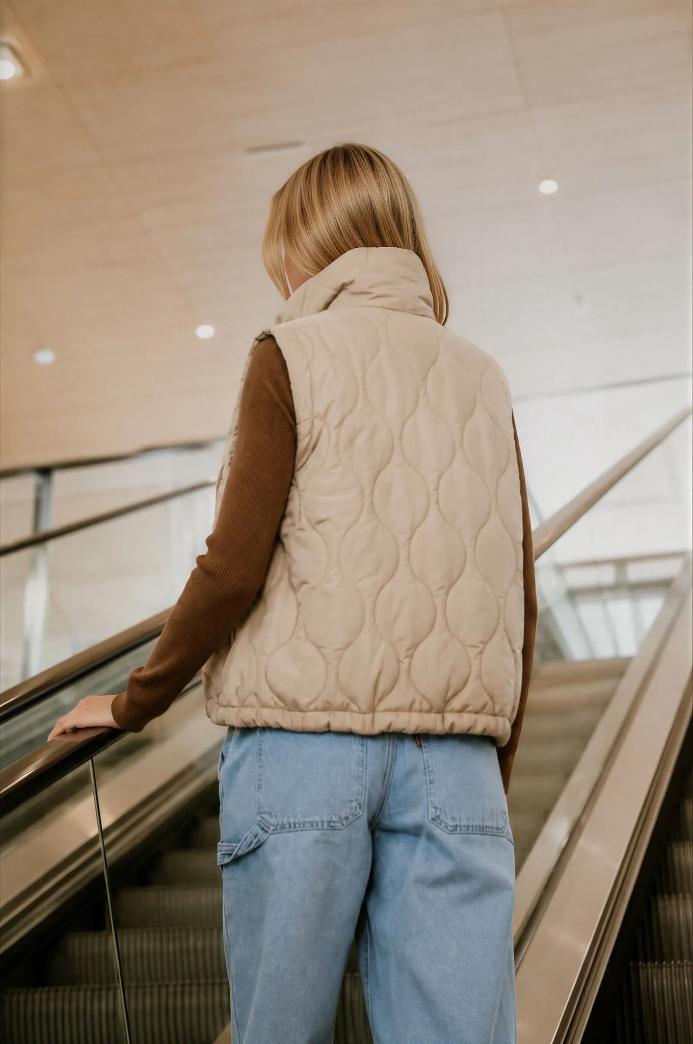 PLAID COLLAR QUILTED ZIP-UP VEST (PRE-ORDER) sold by Blu Pepper product image thumbnail 2