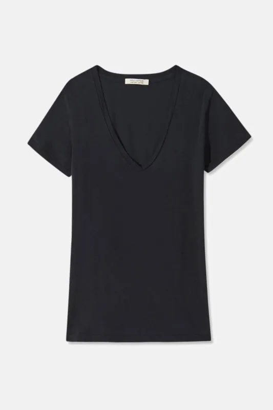 Carol V-Neck Tee Black made by Nili Lotan