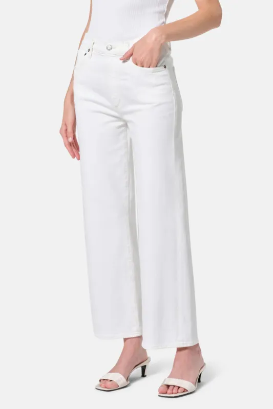 Harper Straight Jean In White Wash sold by Blue & Cream