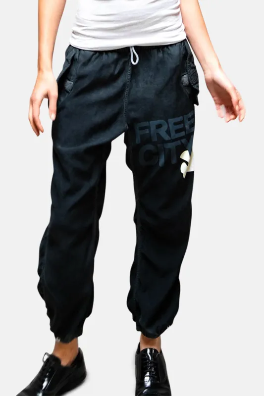 Flap/Snap FREECITY Matte/Satin Airjump Pant Superblack sold by Blue & Cream
