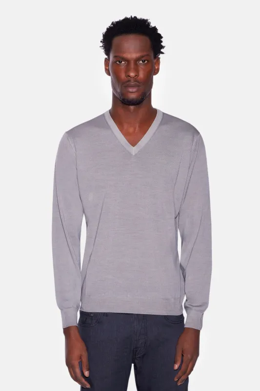 Lightweight Merino V-Neck Fog sold by Blue & Cream