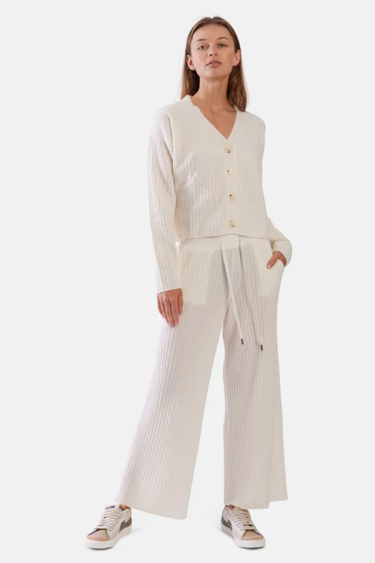 Cashmere Set Eggshell sold by Blue & Cream