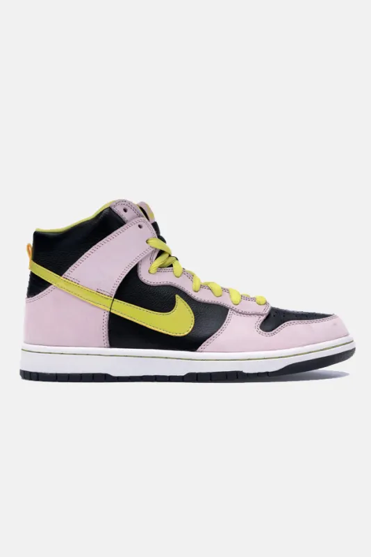 Dunk High SB Miss Piggy sold by Blue & Cream