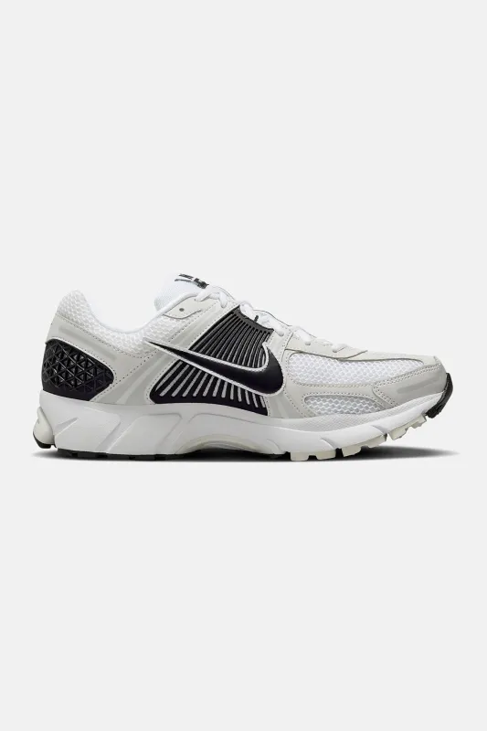 Men's Vomero 5 White/Platinum Tint/Metallic Platinum/Black sold by Blue & Cream