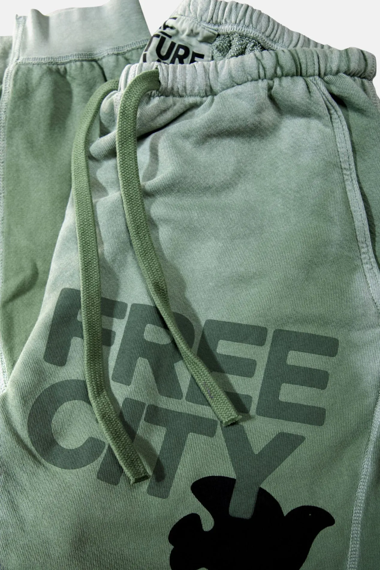 FREECITY LARGE Sunfades Pocket Sweatpant Joshua Tree sold by Blue & Cream product image thumbnail 2