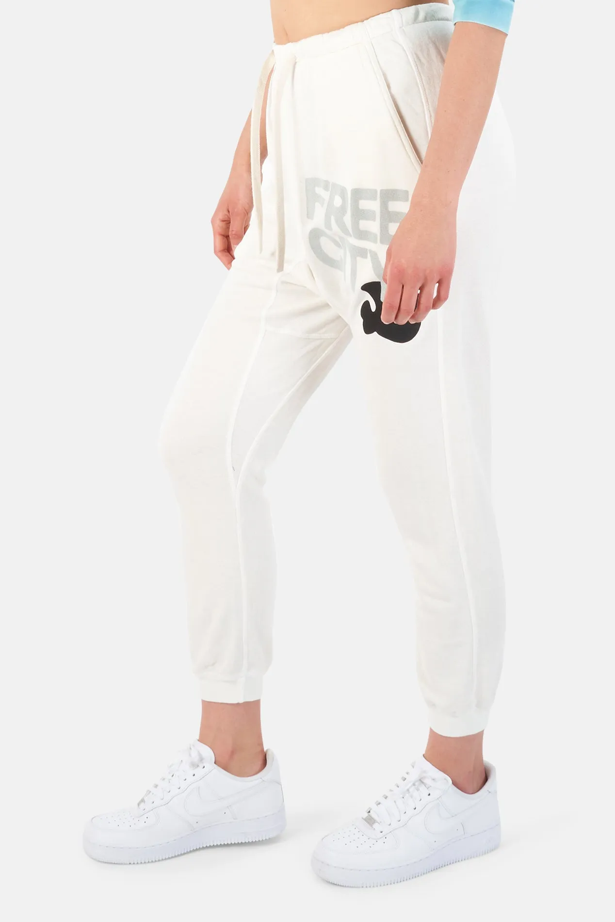 SUPERFLUFF Lux Pocket Sweatpant Creamyyumm sold by Blue & Cream product image thumbnail 3