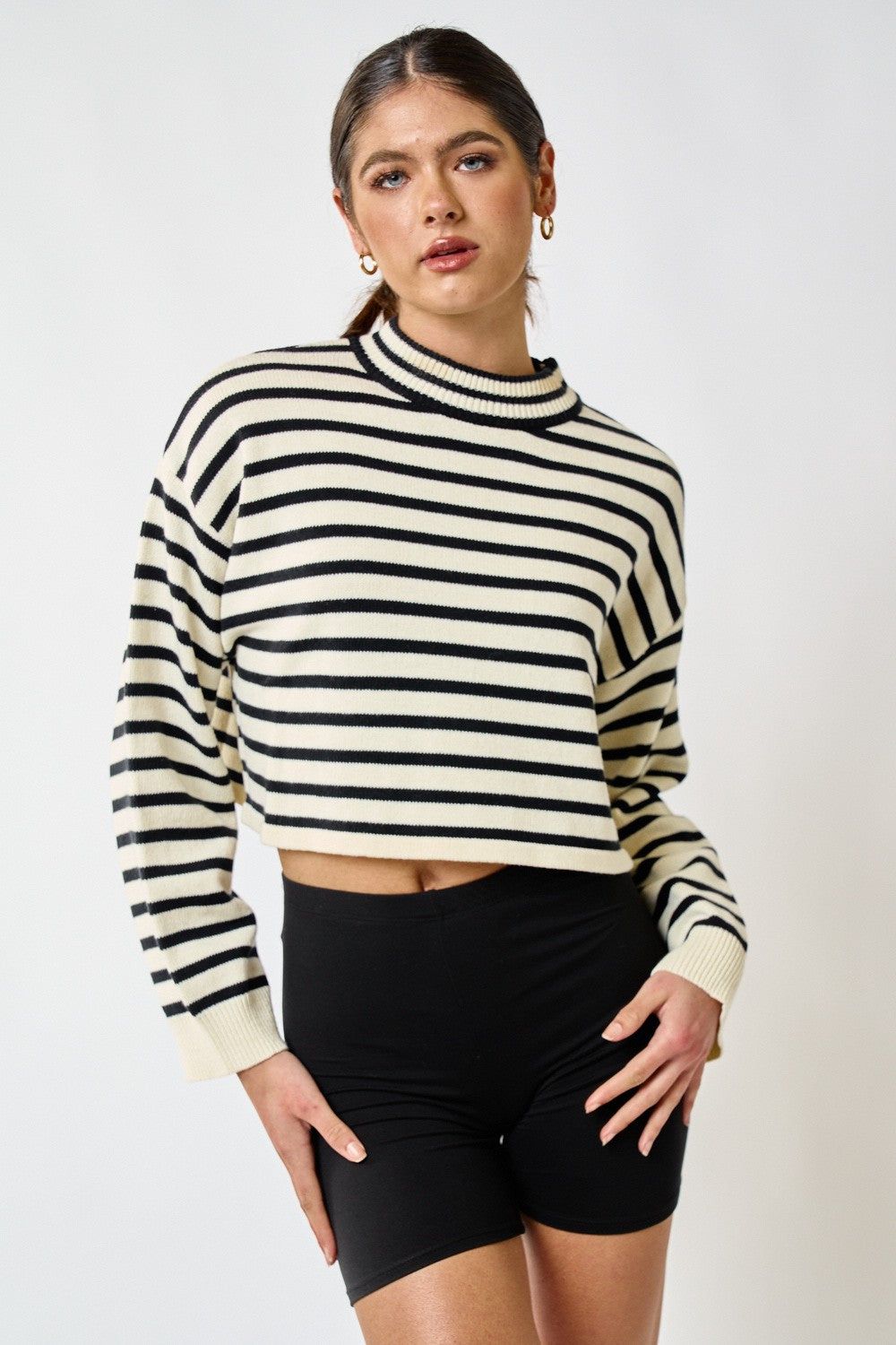 IBT29511_WHITE-BLACK sold by Blue Blush product image thumbnail 2