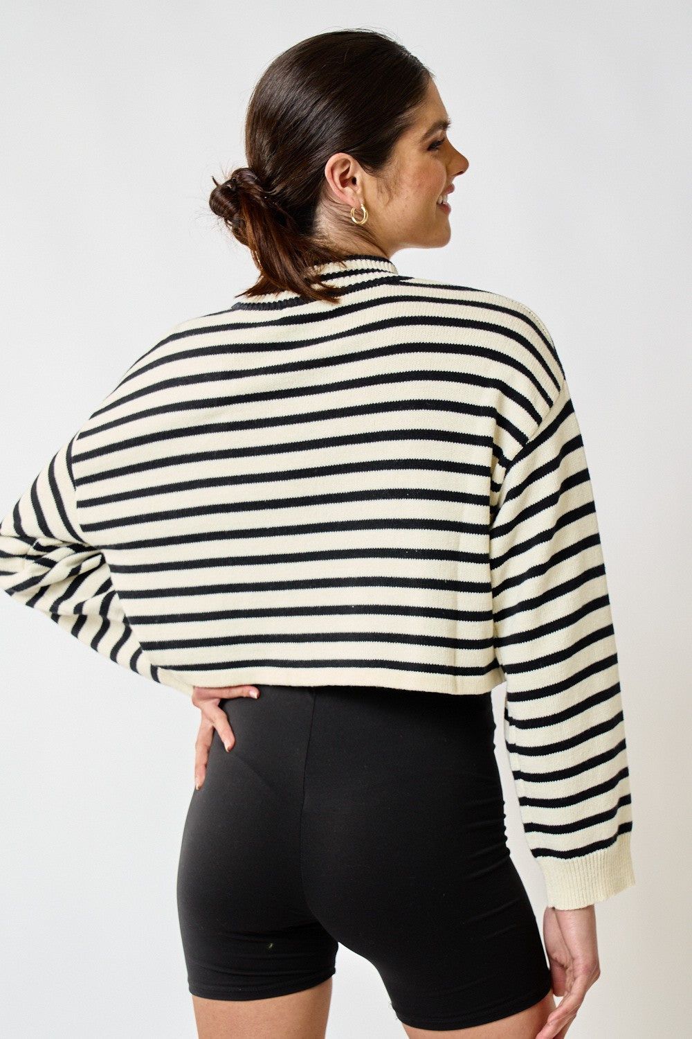 IBT29511_WHITE-BLACK sold by Blue Blush product image thumbnail 4